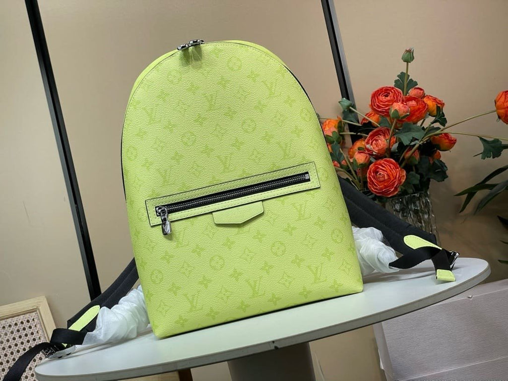 Louis Vuitton M14076 Discovery Slim Backpack
