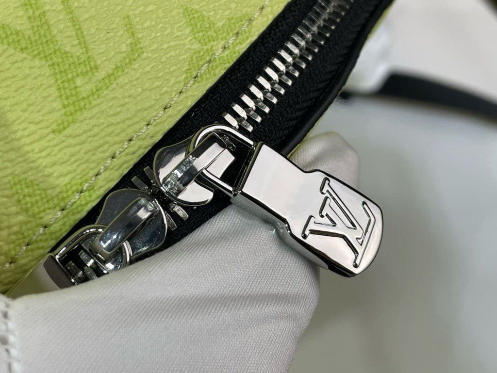 Louis Vuitton M14076 Discovery Slim Backpack