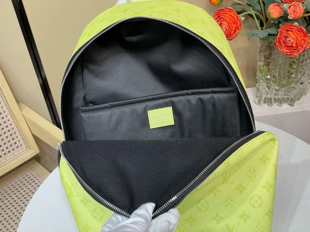 Louis Vuitton M14076 Discovery Slim Backpack