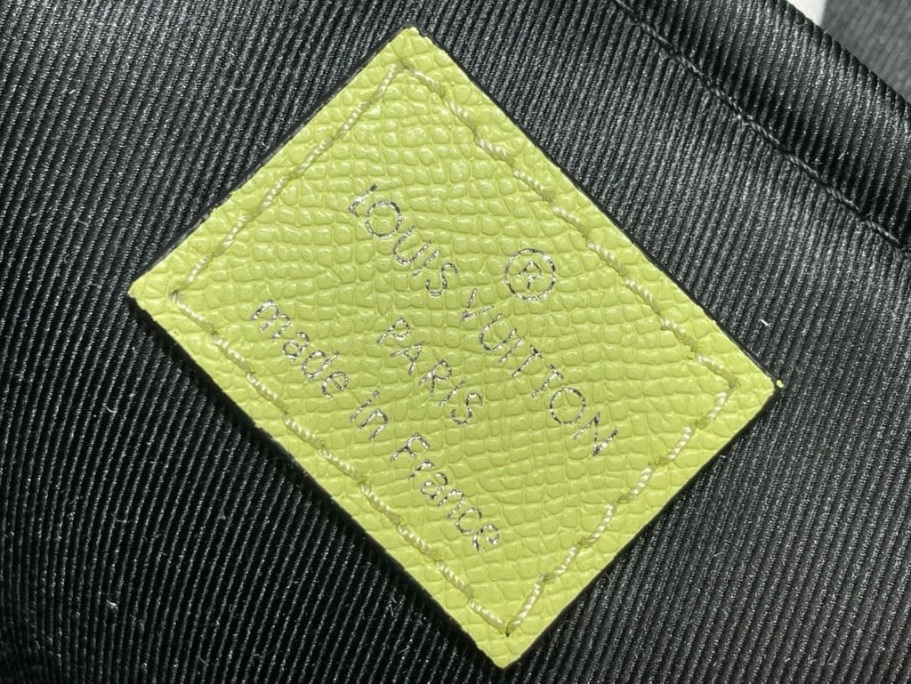 Louis Vuitton M14076 Discovery Slim Backpack