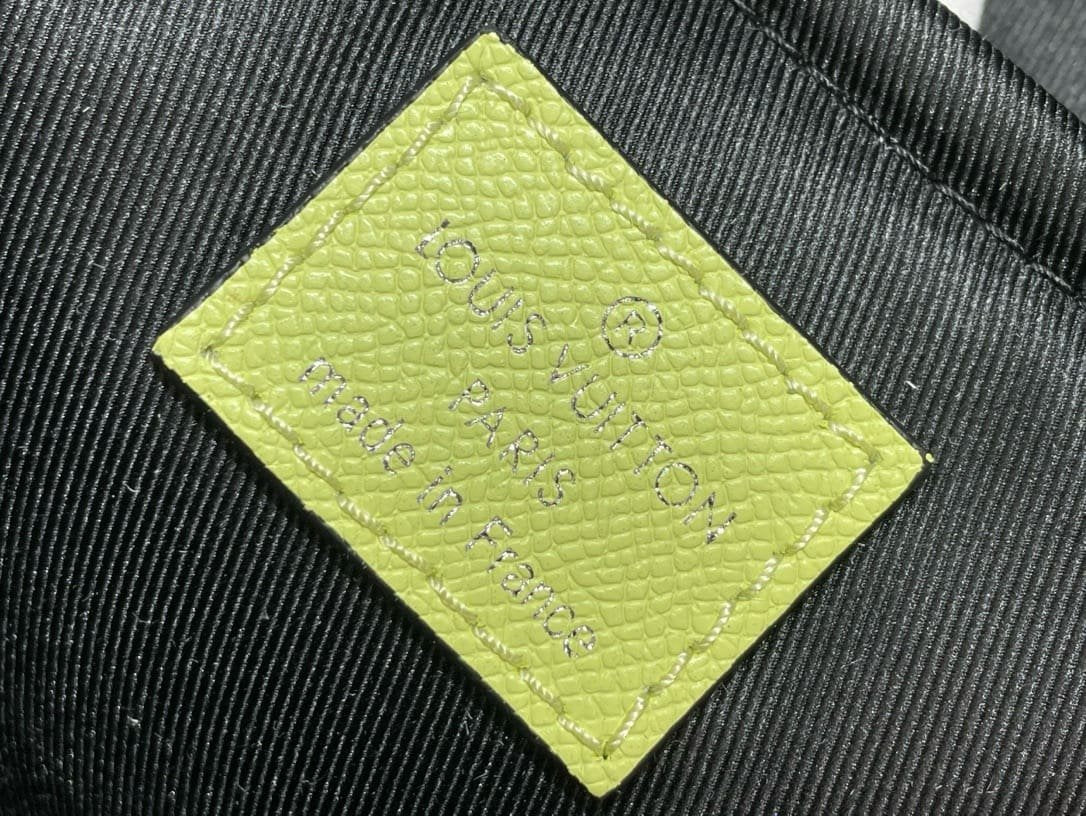 Louis Vuitton M14076 Discovery Slim Backpack