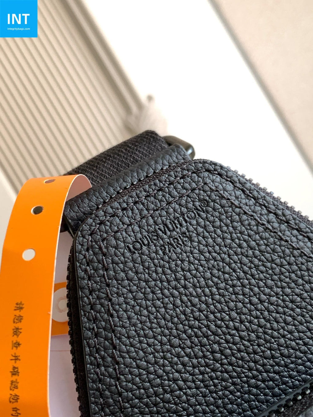 Louis Vuitton M15255 Avenue Slingbag PM