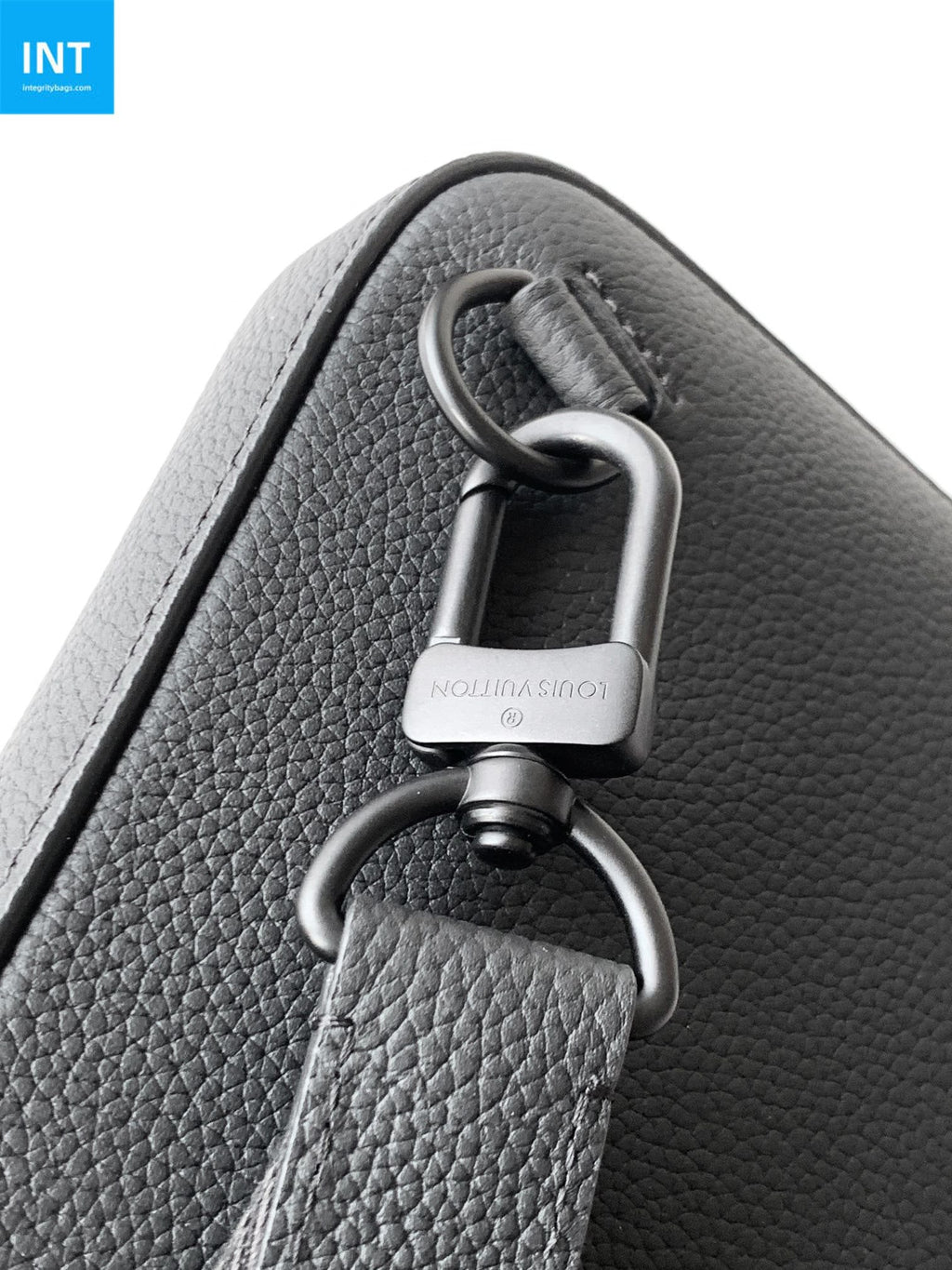 Louis Vuitton M15255 Avenue Slingbag PM