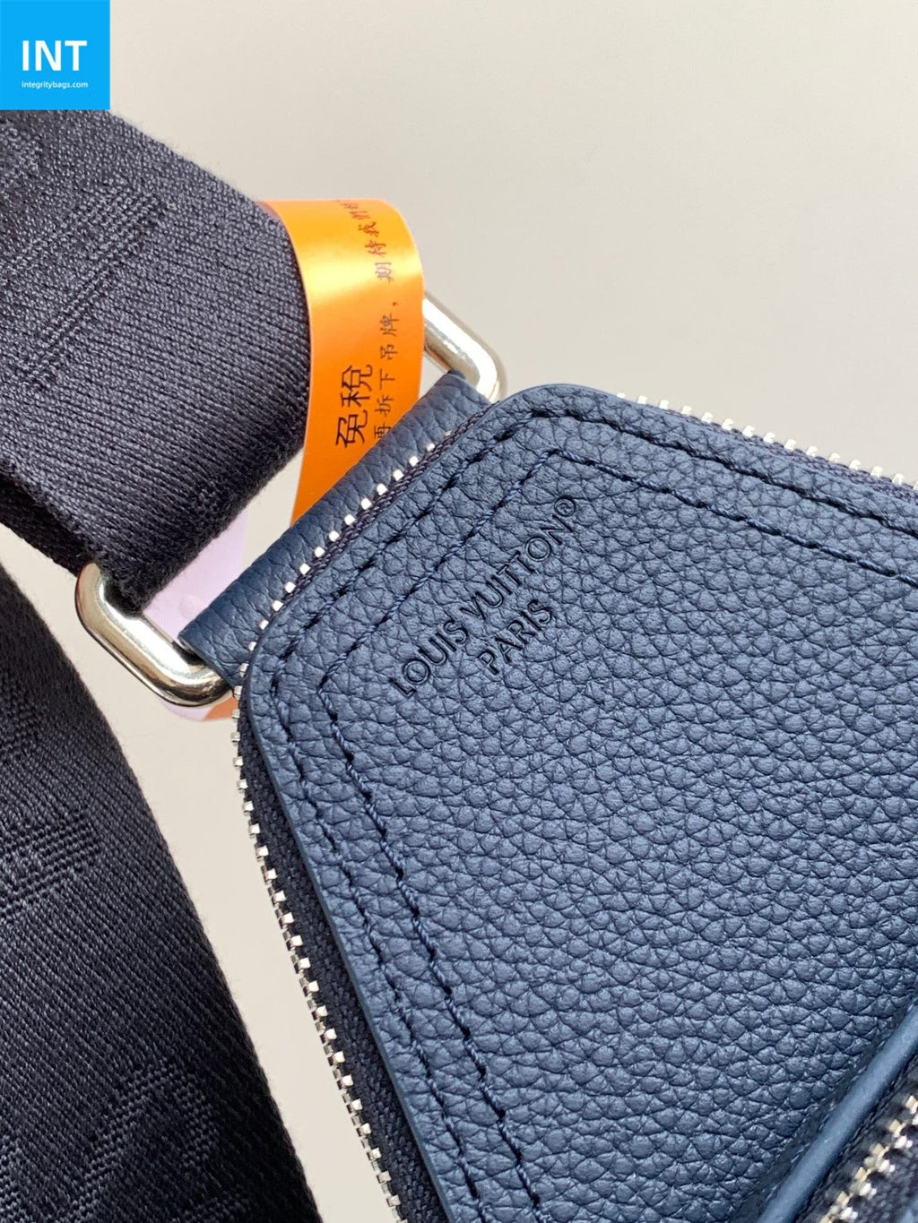 Louis Vuitton M15269 Avenue Slingbag PM