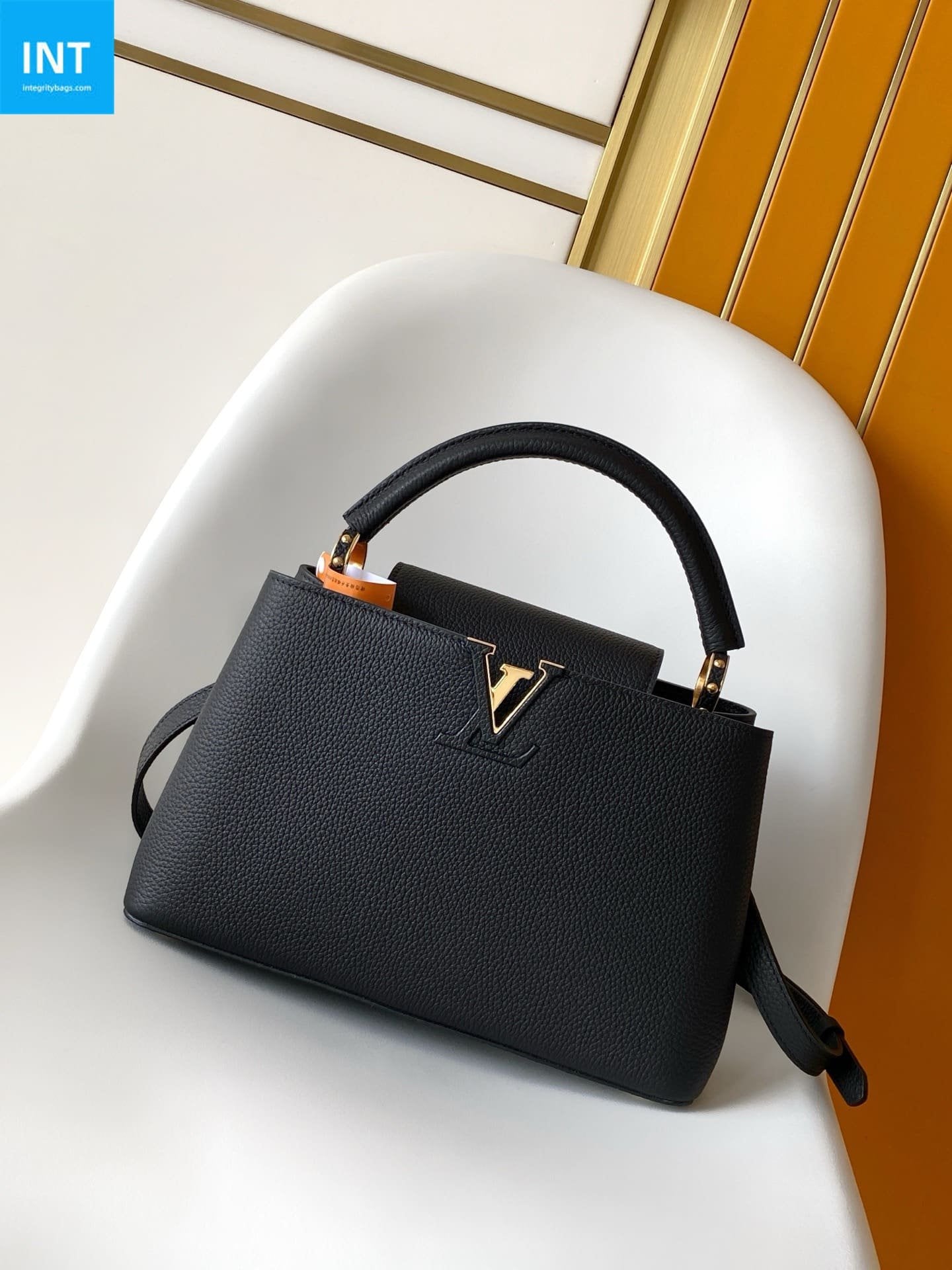 Louis Vuitton M24727 Capucines MM