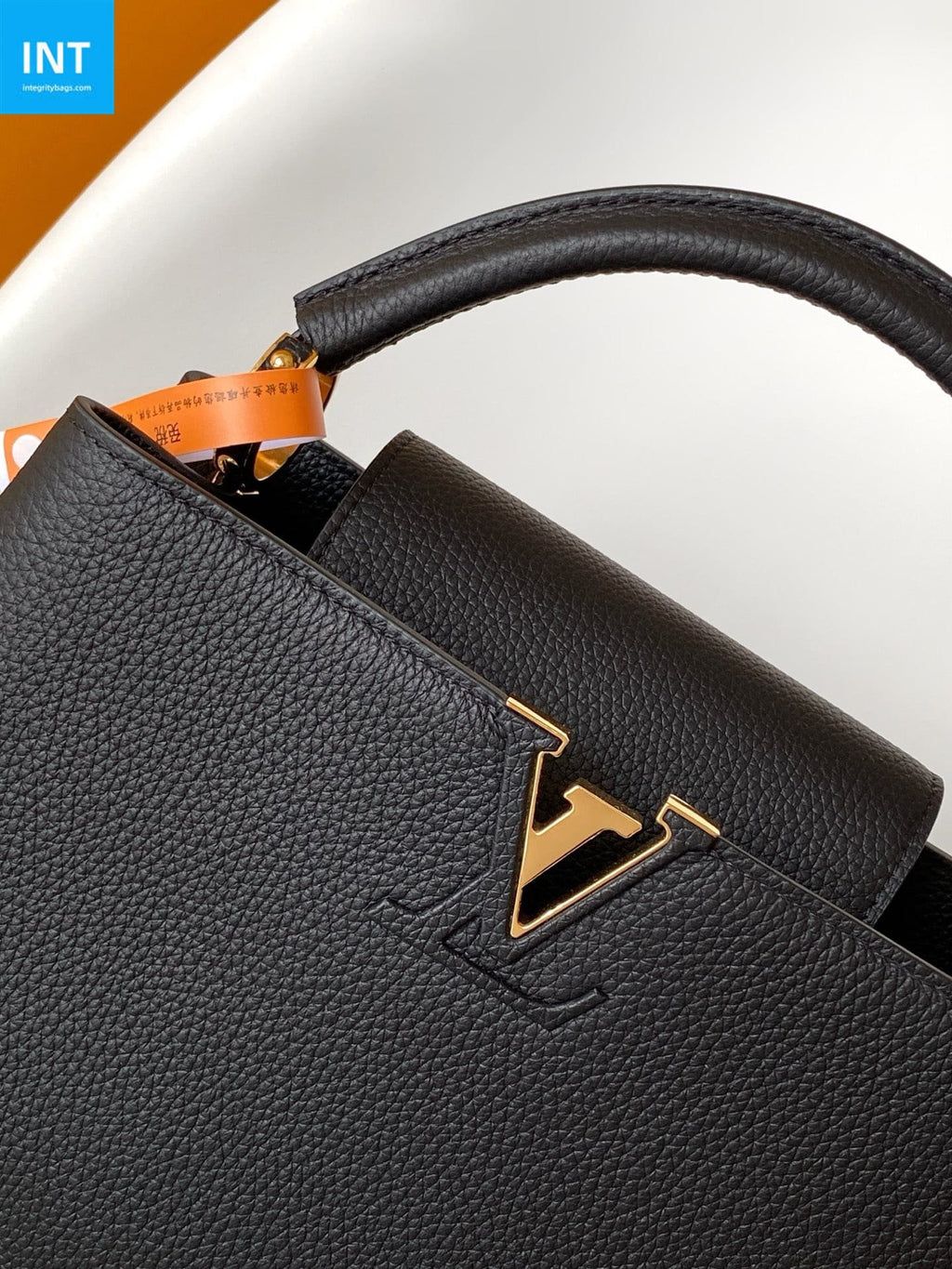 Louis Vuitton M24727 Capucines MM