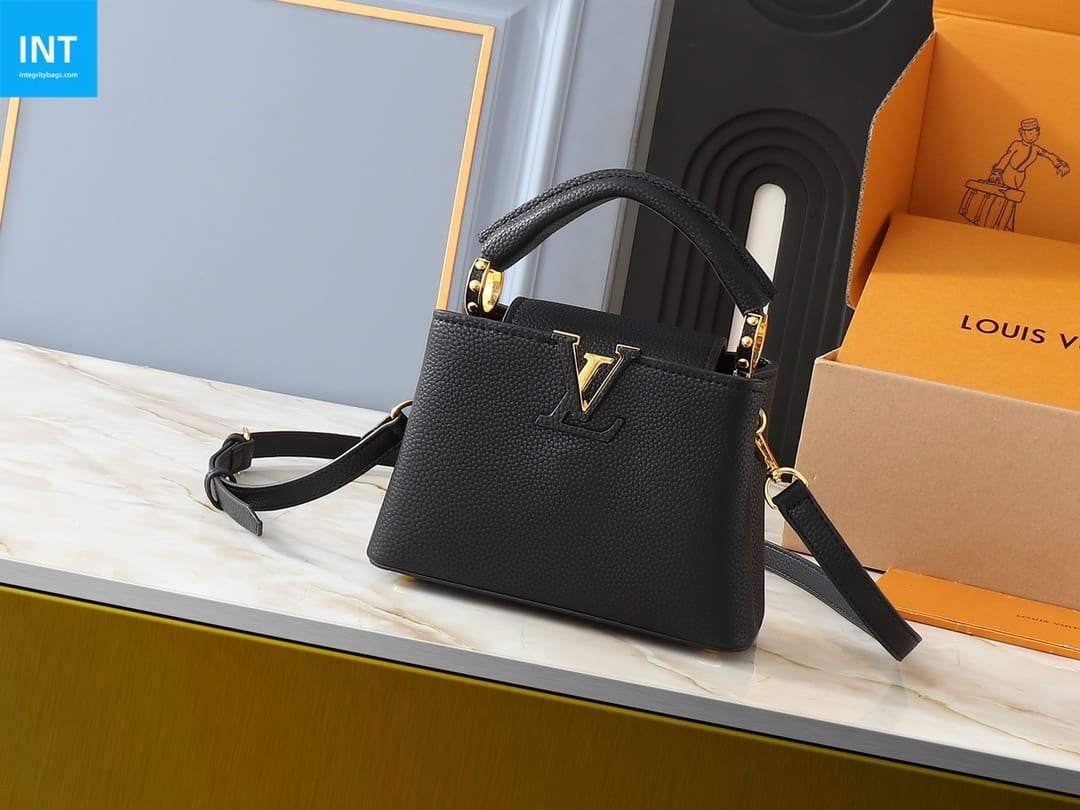 Louis Vuitton M24729 Capucines Mini