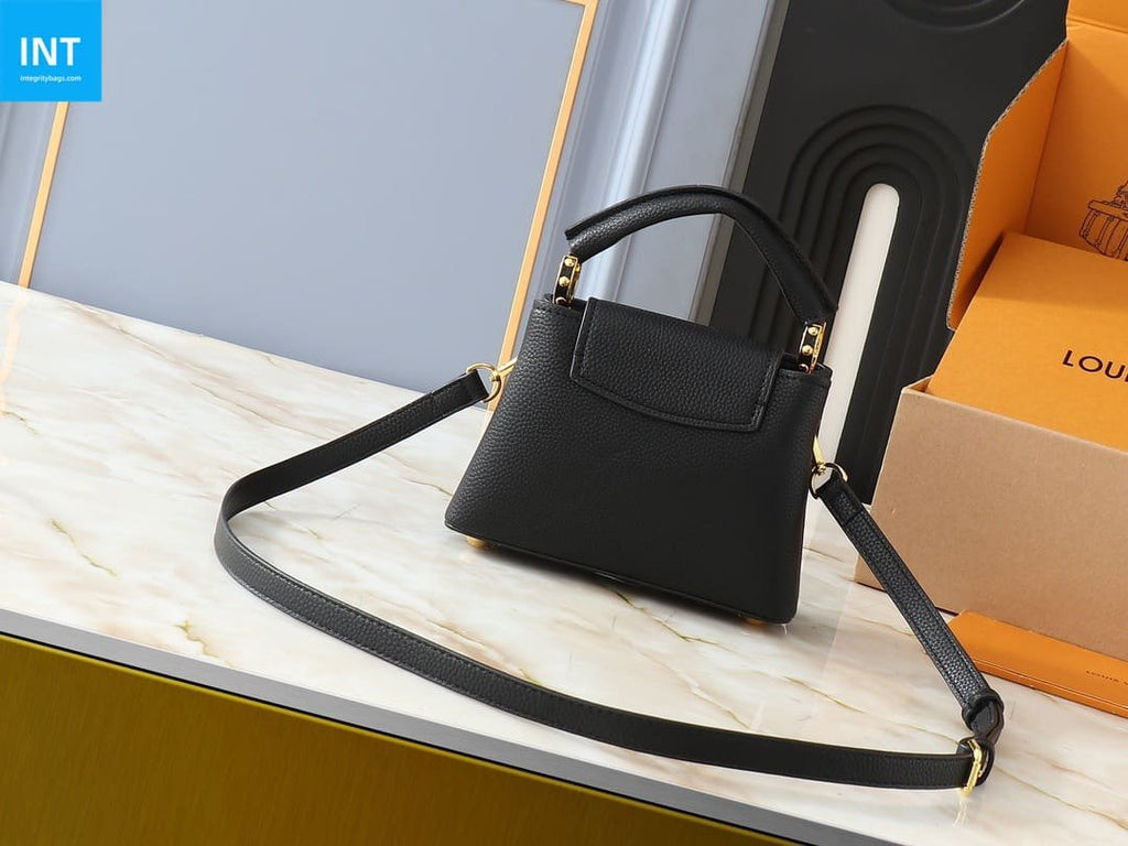 Louis Vuitton M24729 Capucines Mini