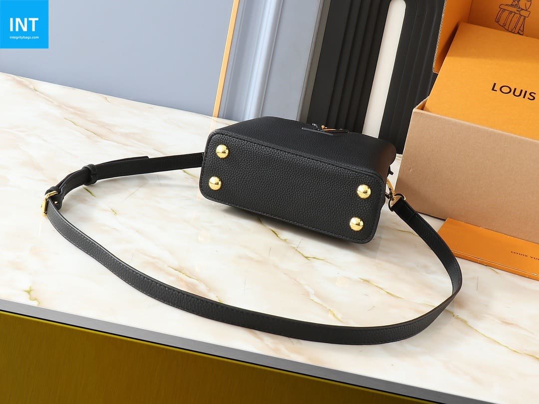 Louis Vuitton M24729 Capucines Mini