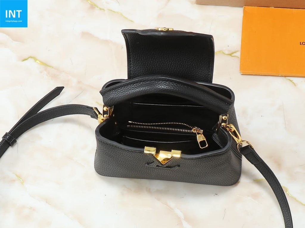 Louis Vuitton M24729 Capucines Mini