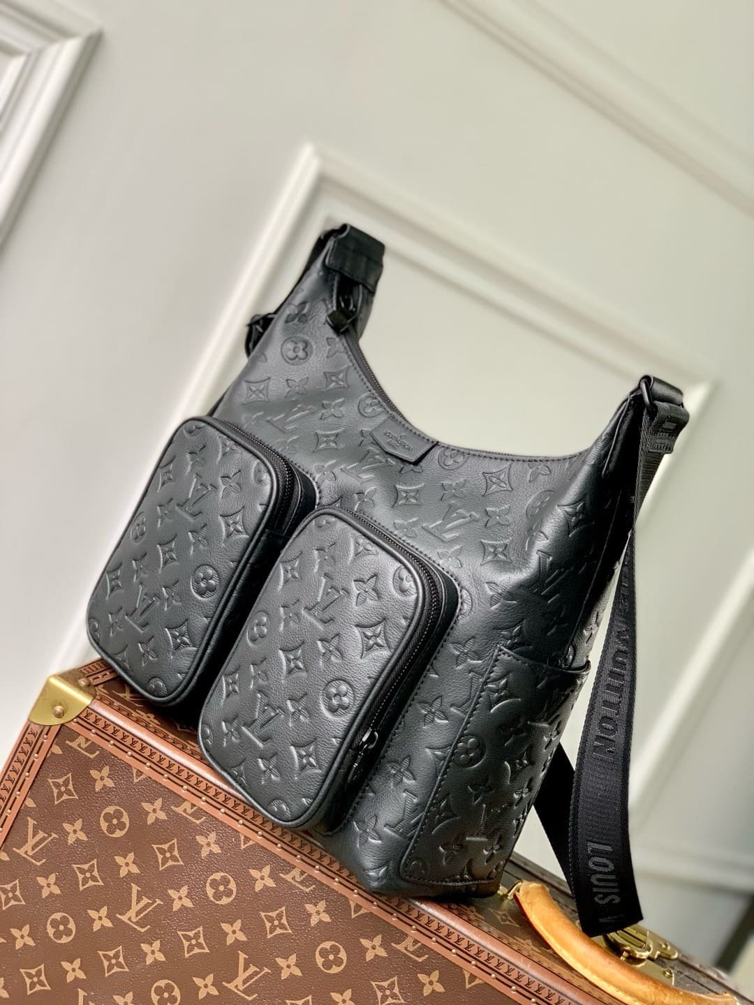 Louis Vuitton M14778 Hobo Cargo