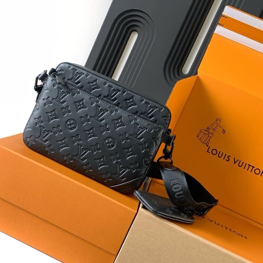 Louis Vuitton M46602 Trio Messenger