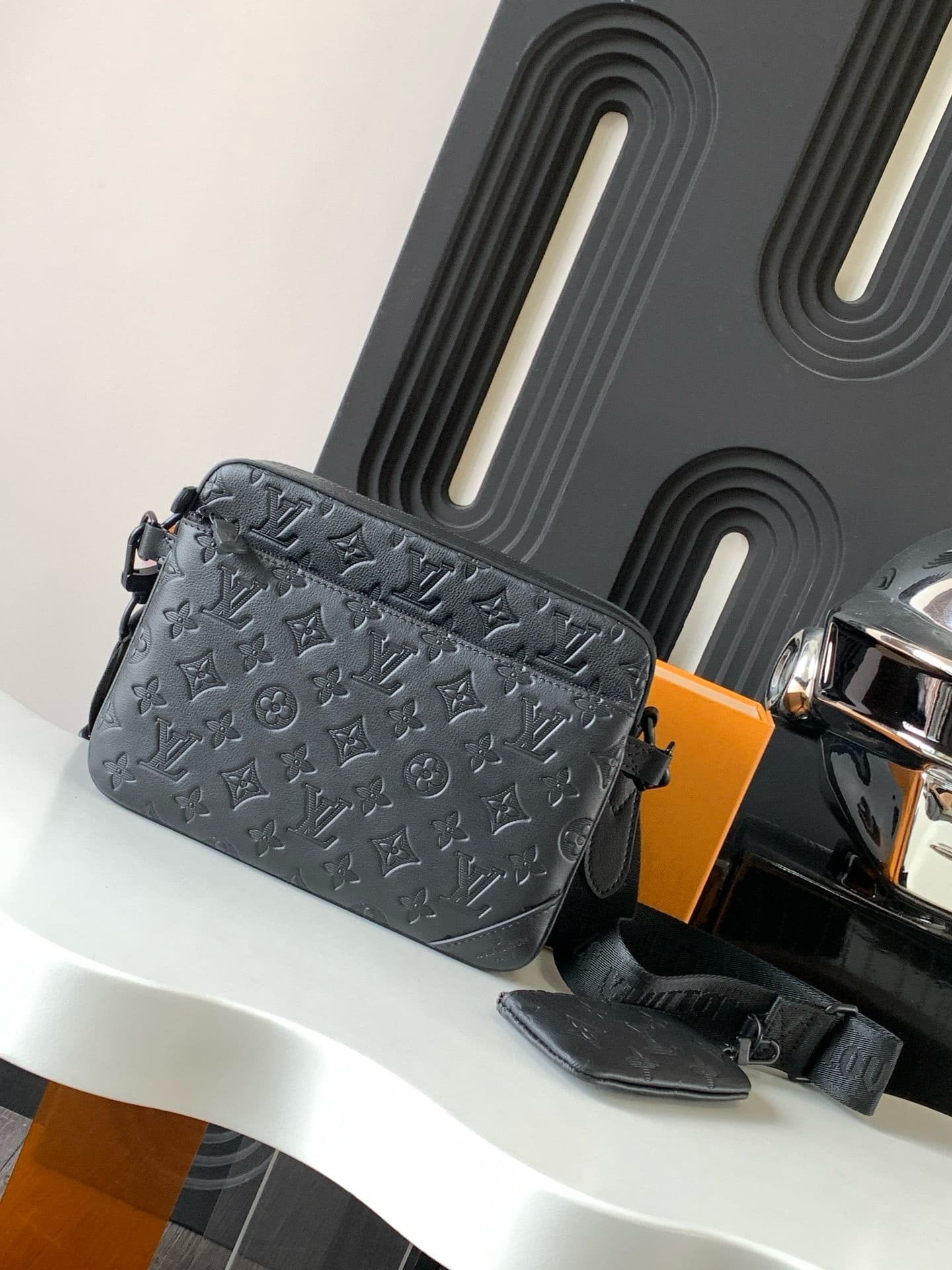 Louis Vuitton M46602 Trio Messenger
