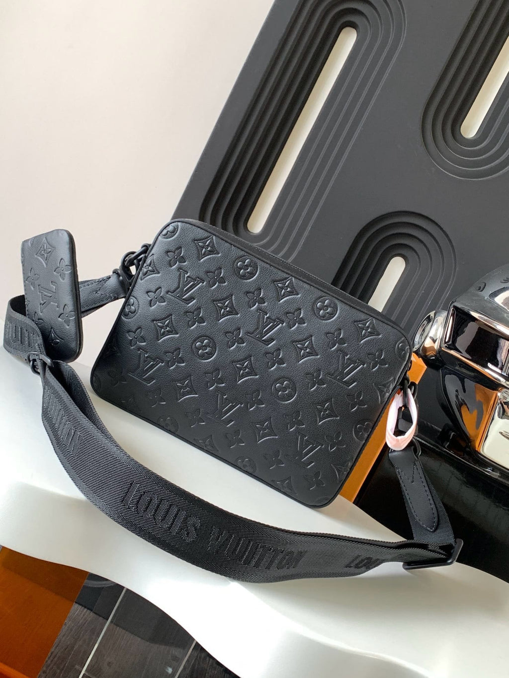 Louis Vuitton M46602 Trio Messenger