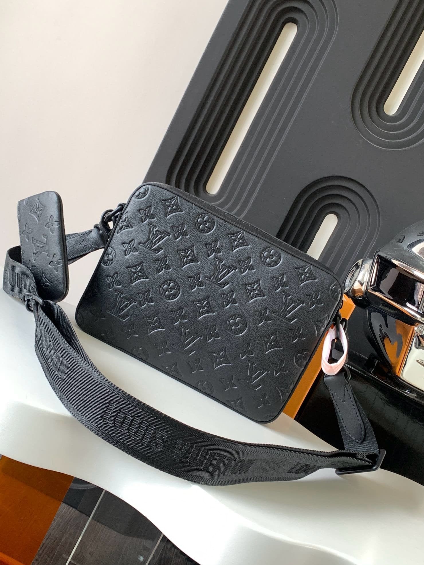 Louis Vuitton M46602 Trio Messenger