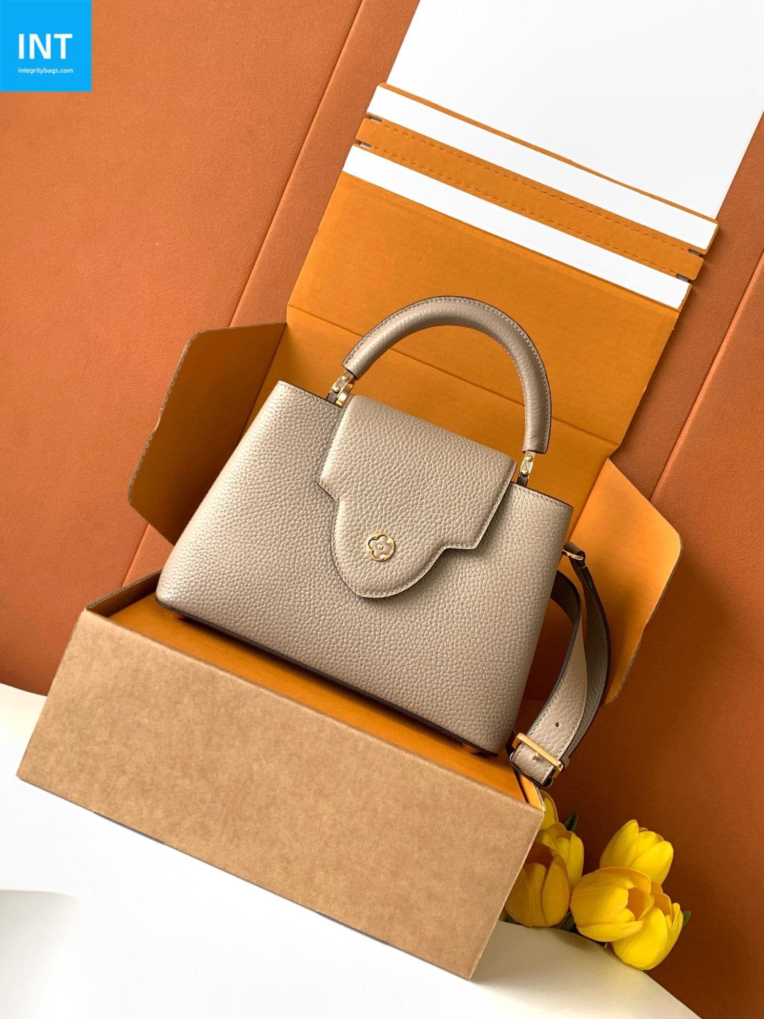 Louis Vuitton M24736 Capucines BB