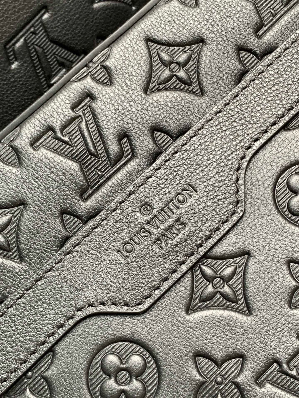 Louis Vuitton M46602 Trio Messenger