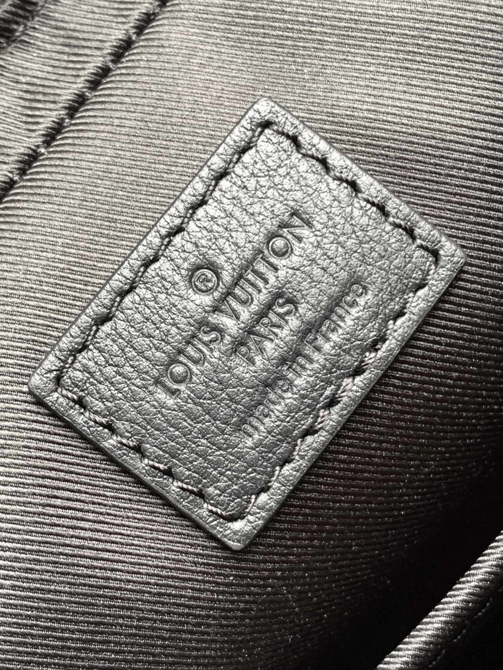 Louis Vuitton M46602 Trio Messenger