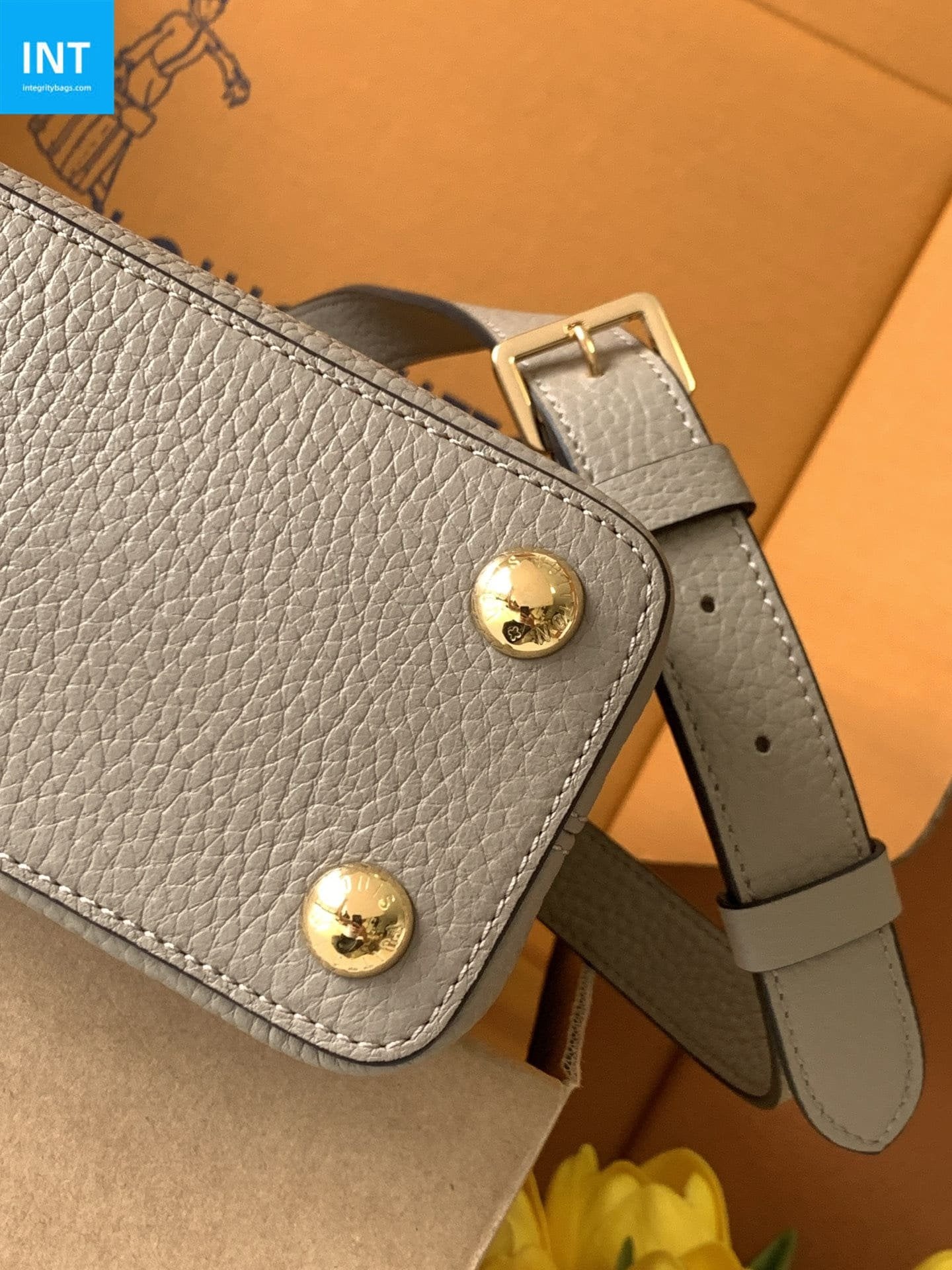 Louis Vuitton M24736 Capucines BB