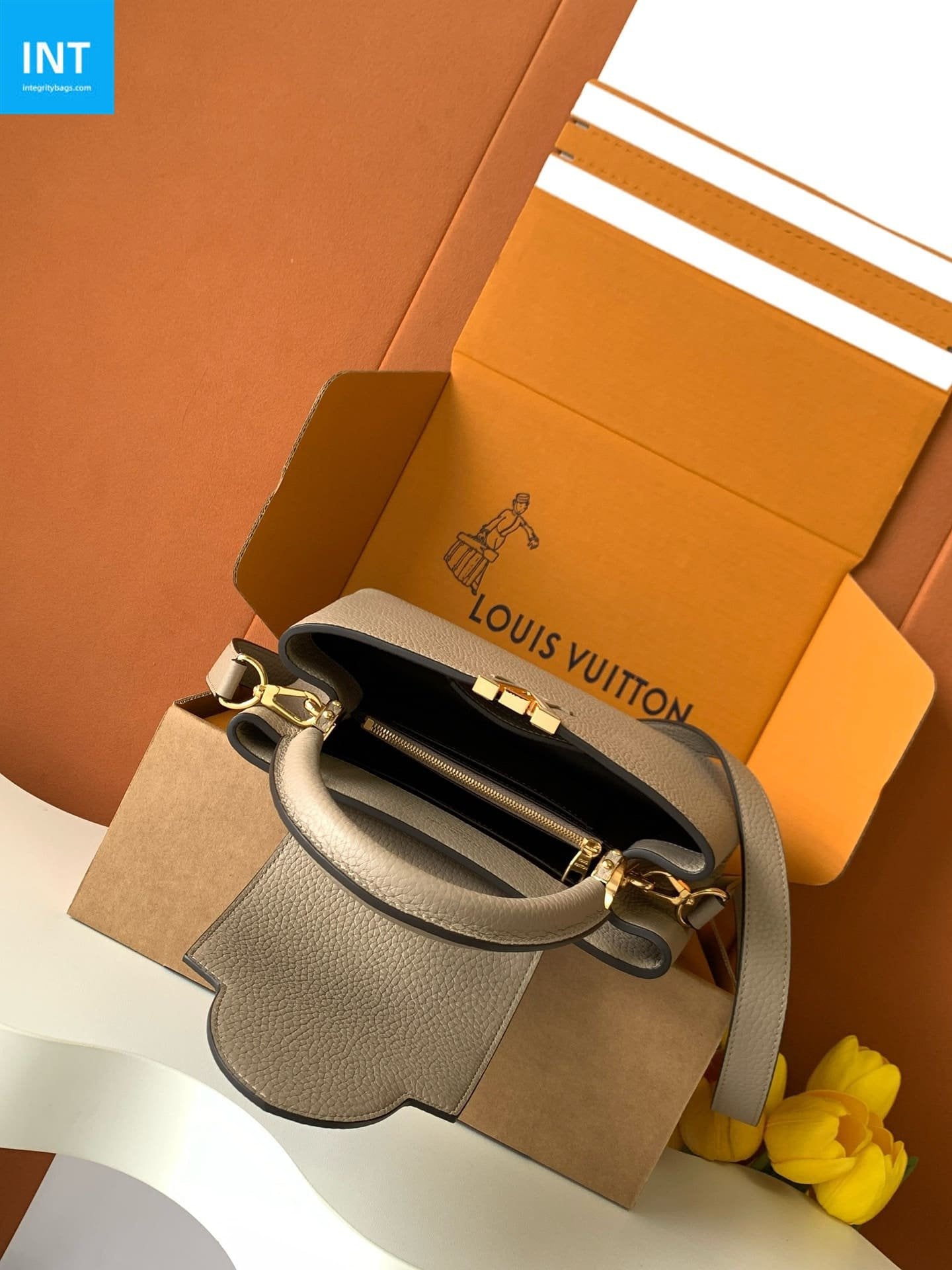Louis Vuitton M24736 Capucines BB