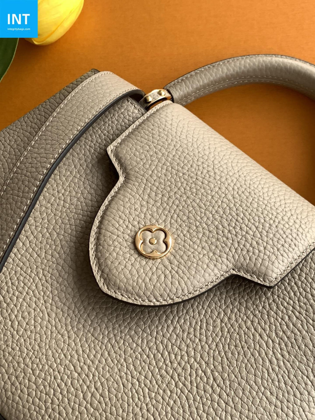Louis Vuitton M24736 Capucines BB