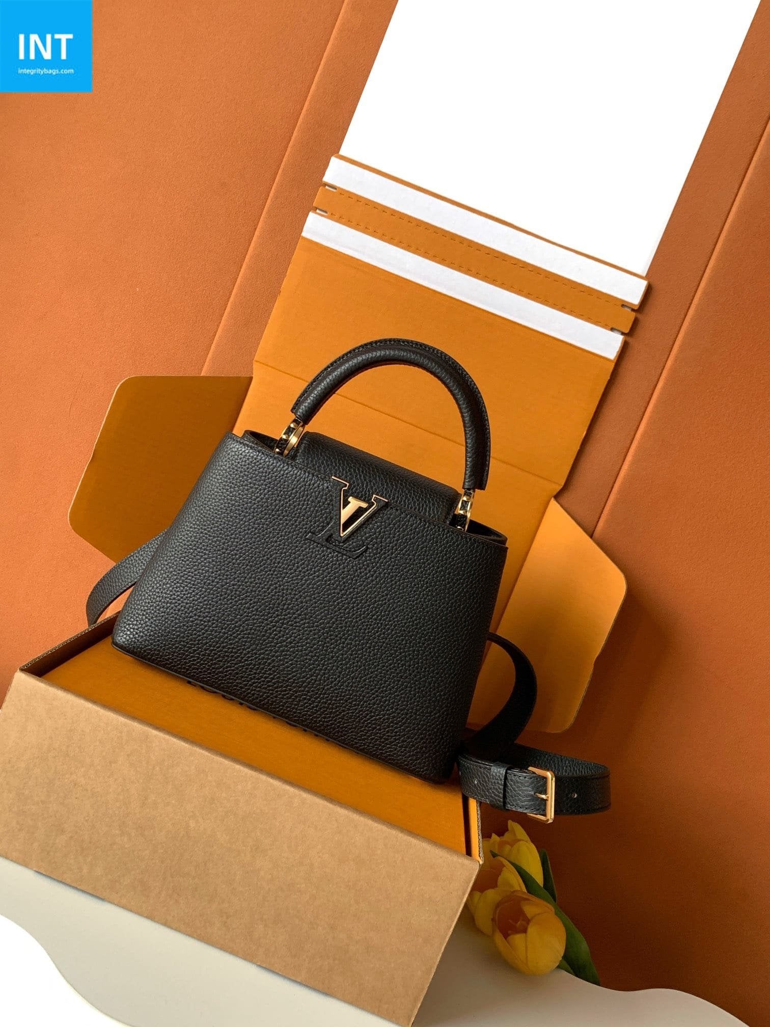 Louis Vuitton M24728 Capucines BB