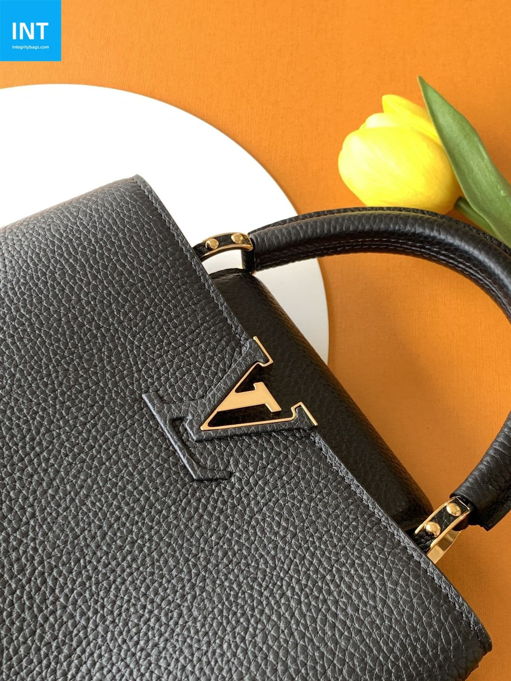 Louis Vuitton M24728 Capucines BB