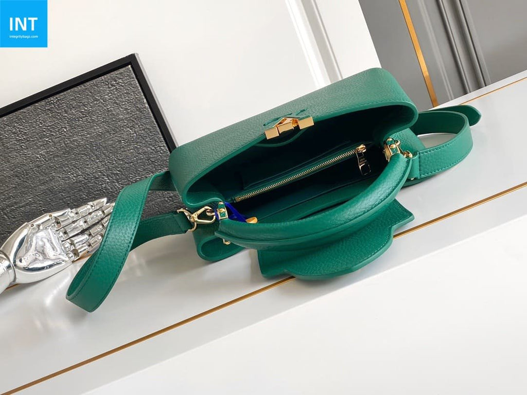 Louis Vuitton M24739 Capucines BB