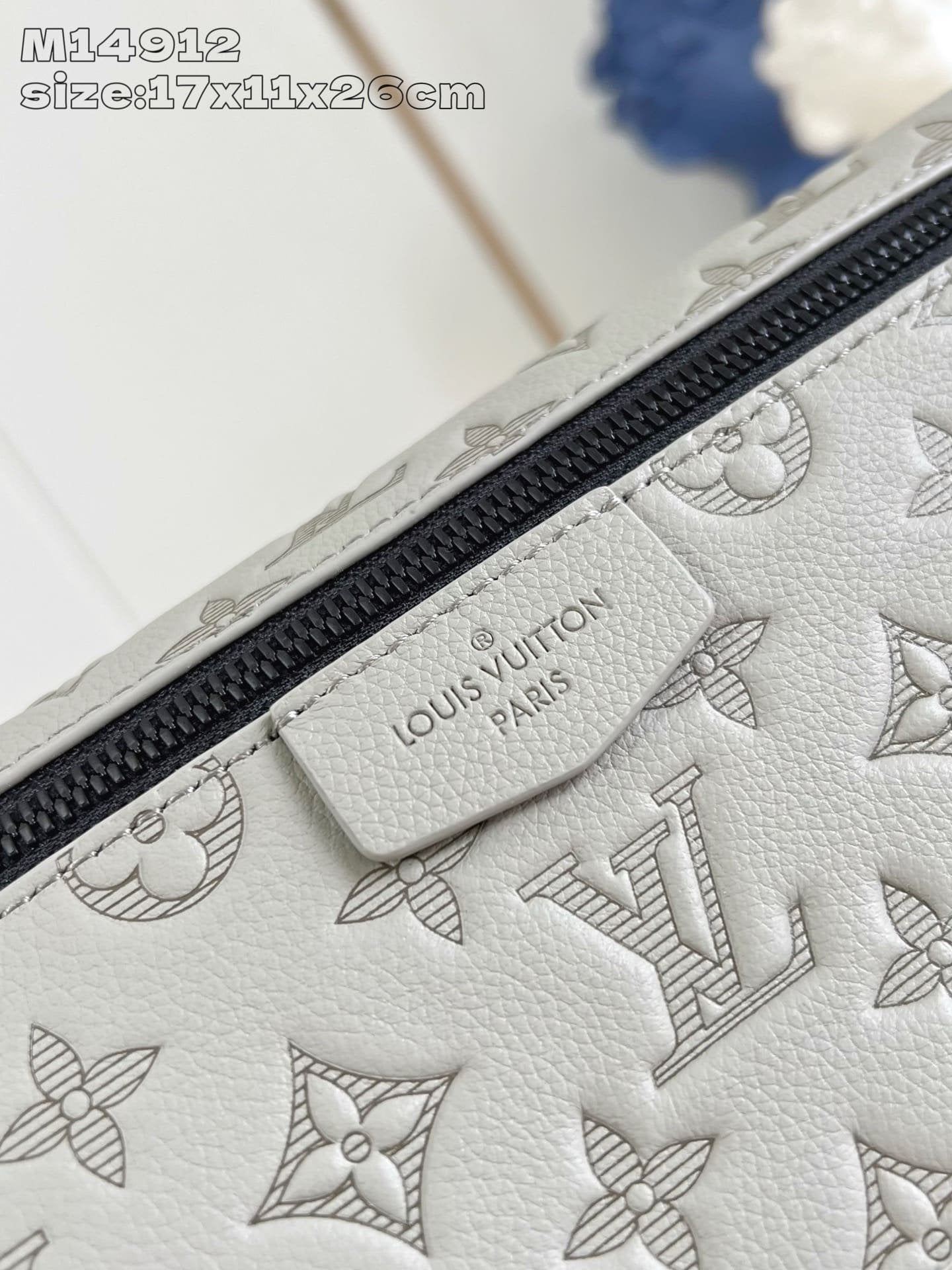 Louis Vuitton M14912 Pulse Messenger