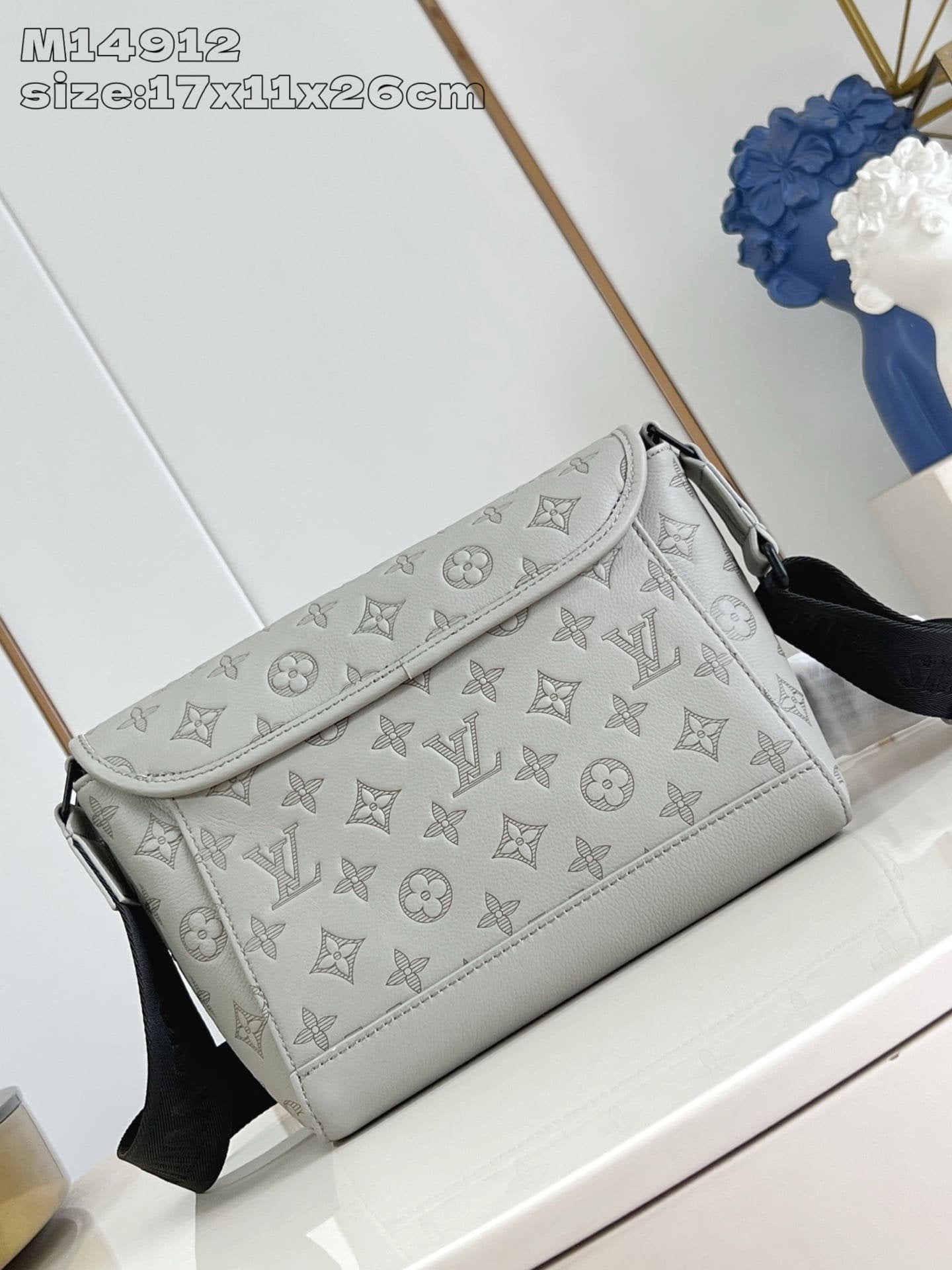 Louis Vuitton M14912 Pulse Messenger