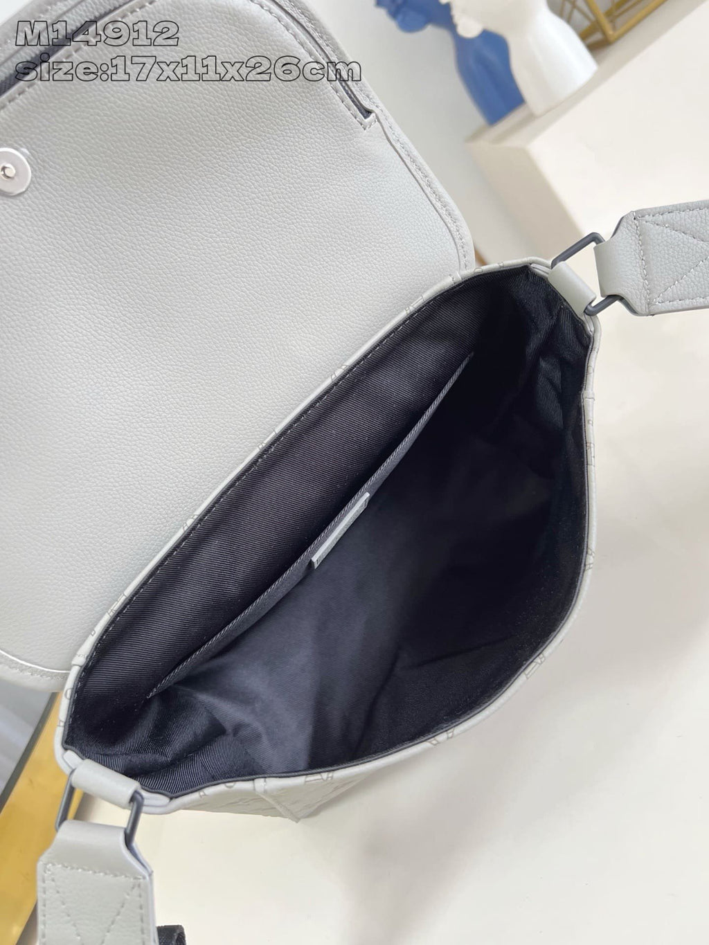 Louis Vuitton M14912 Pulse Messenger