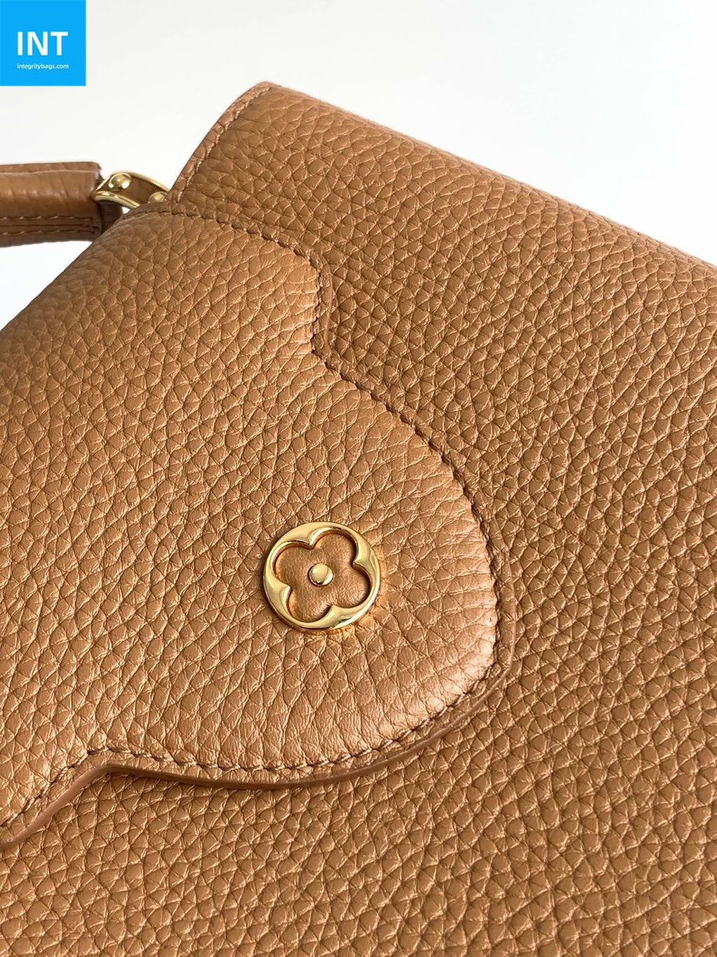 Louis Vuitton M25089 Capucines BB