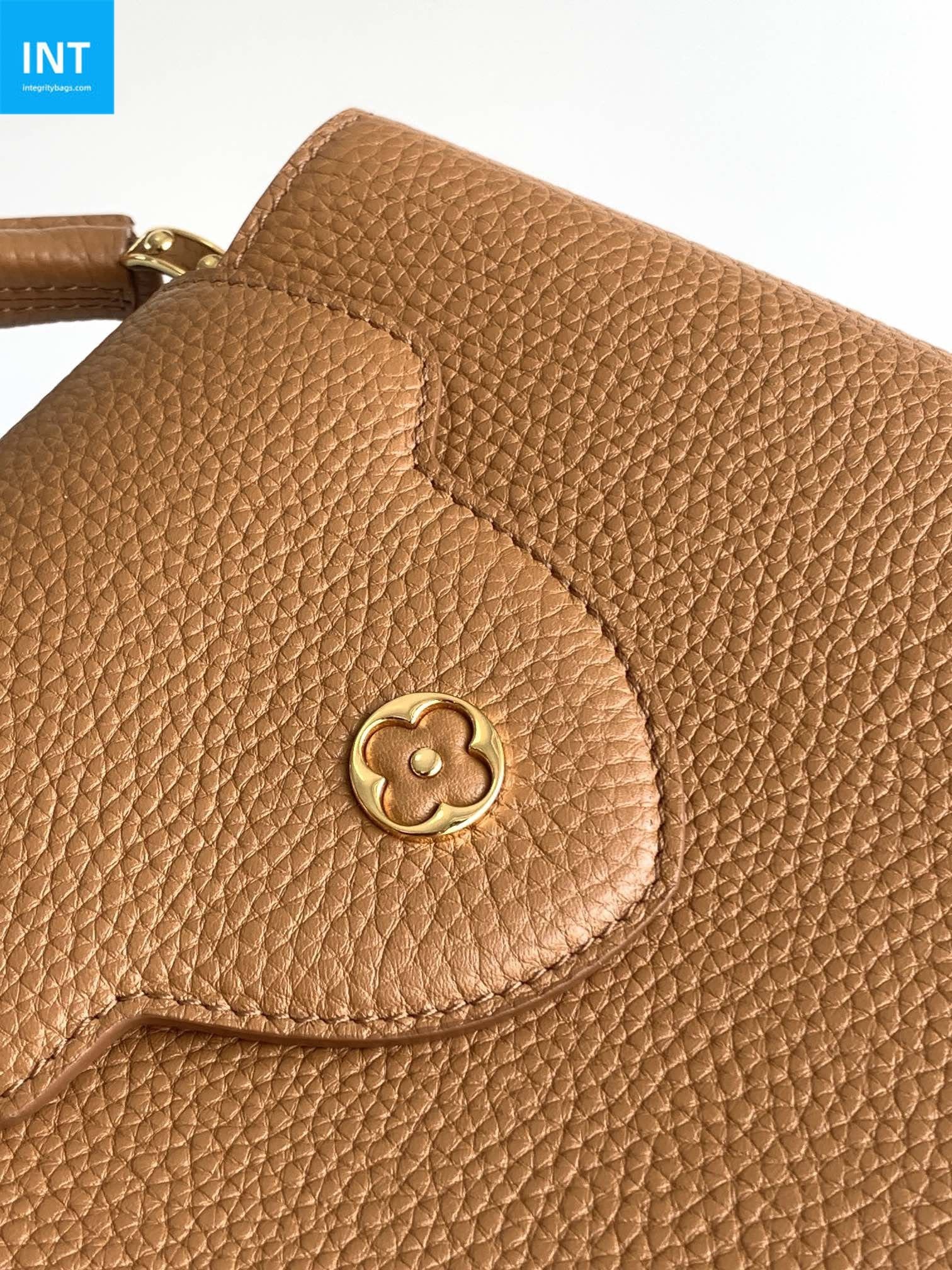 Louis Vuitton M25089 Capucines BB
