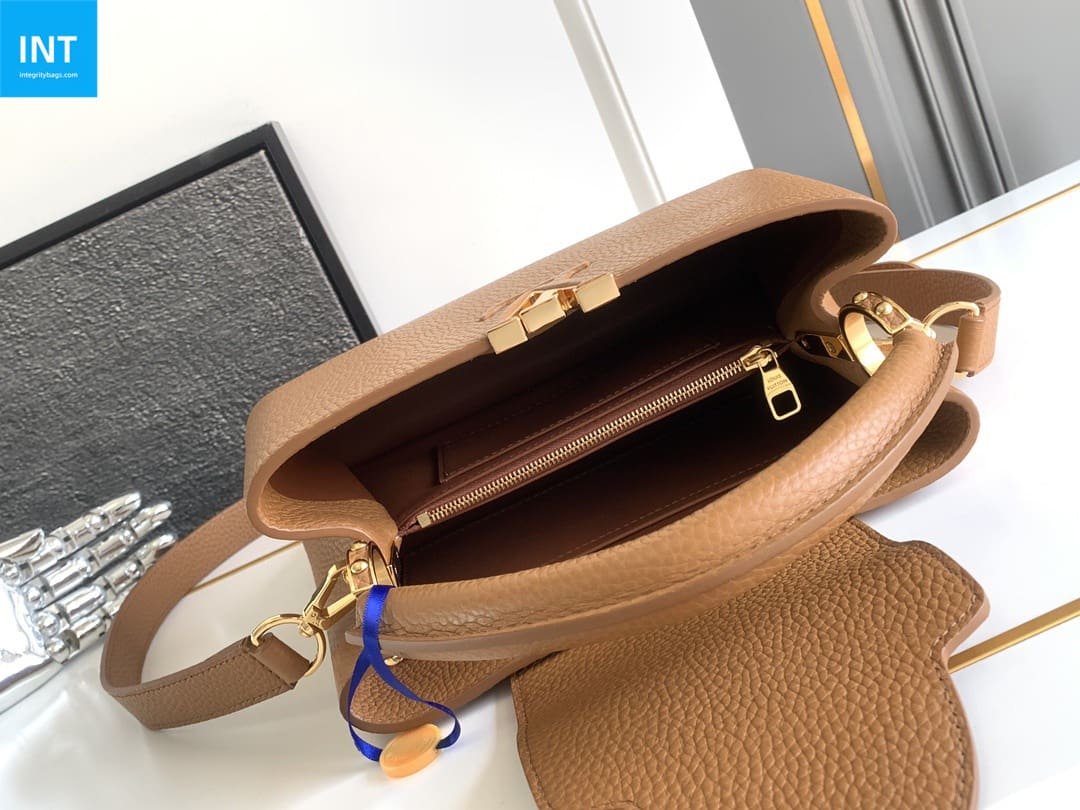 Louis Vuitton M25089 Capucines BB