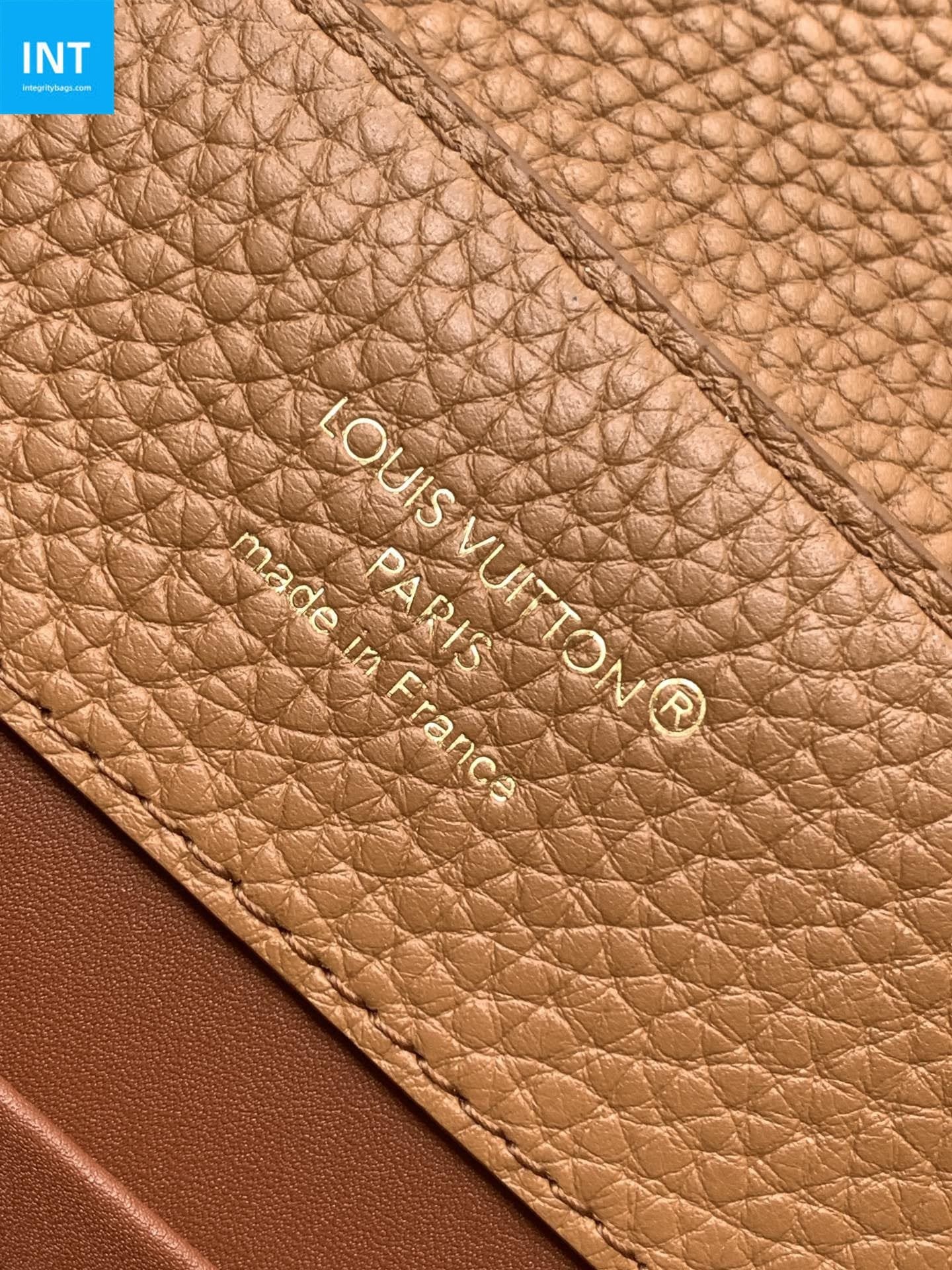 Louis Vuitton M25089 Capucines BB