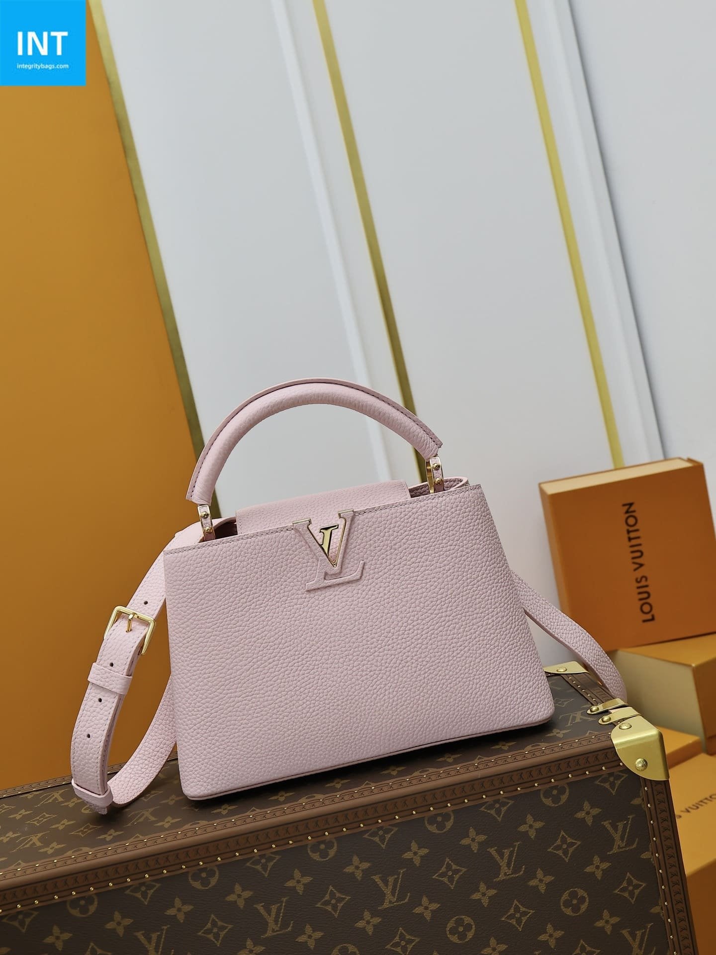 Louis Vuitton M24740 Capucines BB