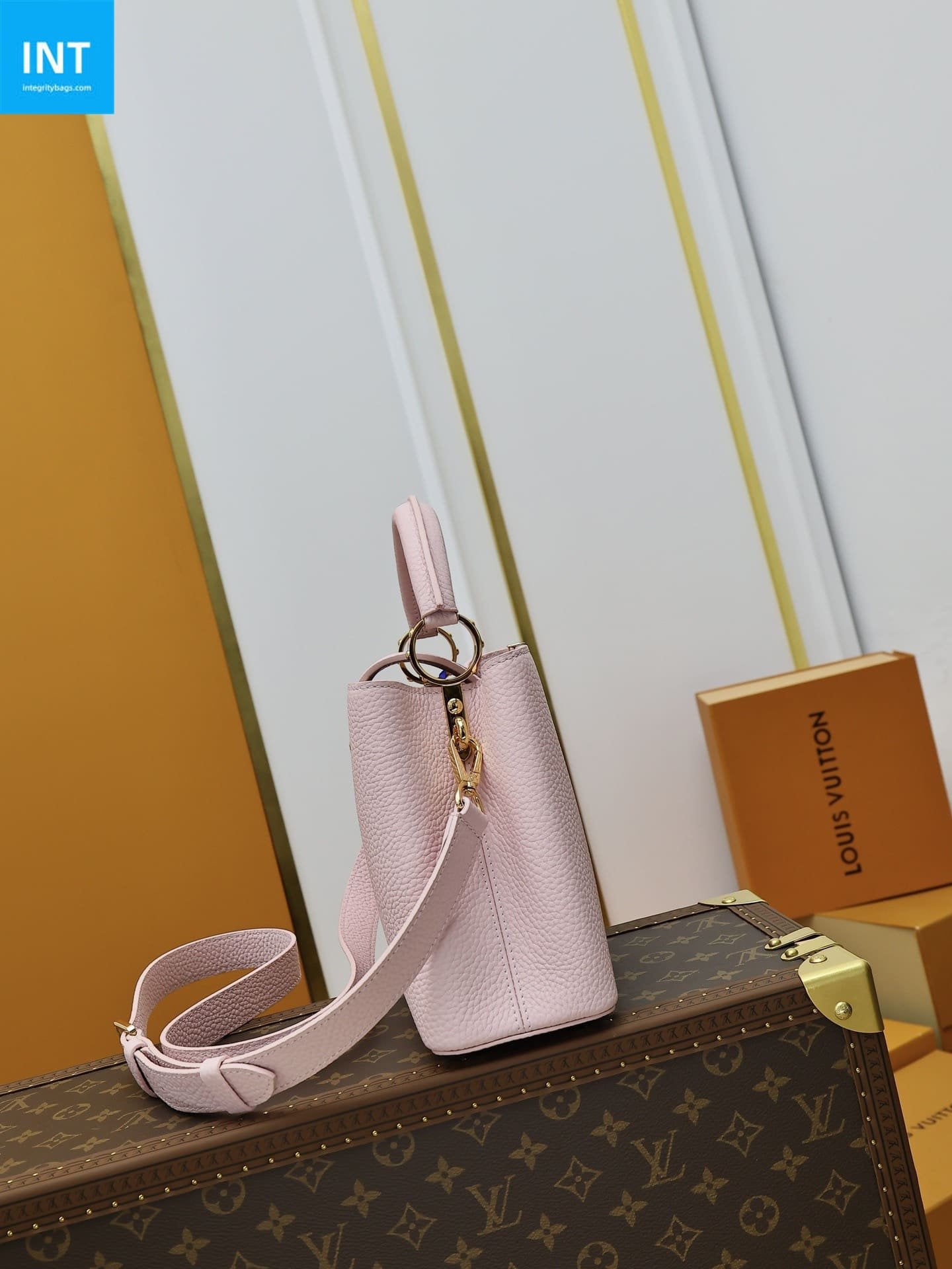 Louis Vuitton M24740 Capucines BB