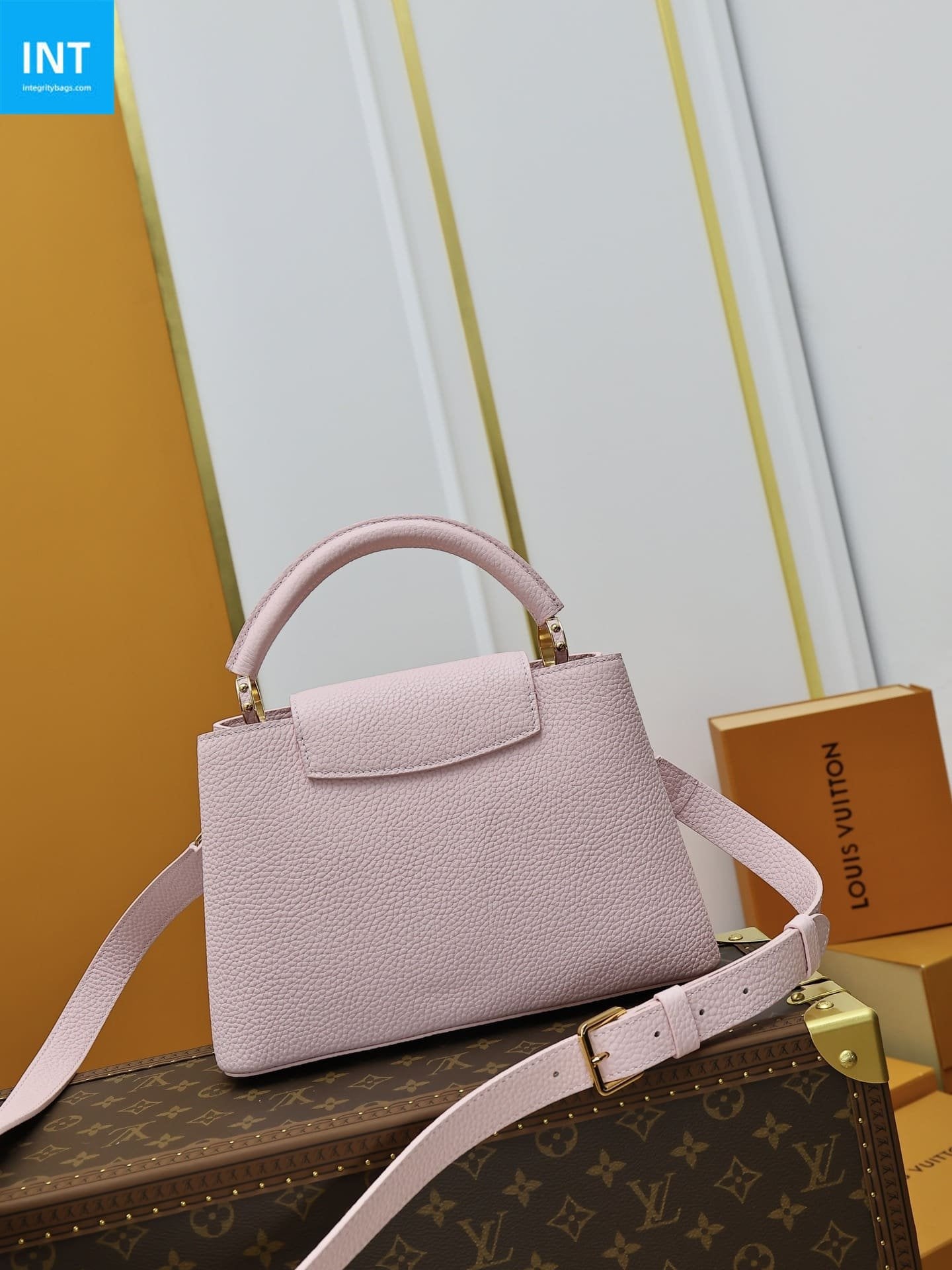 Louis Vuitton M24740 Capucines BB