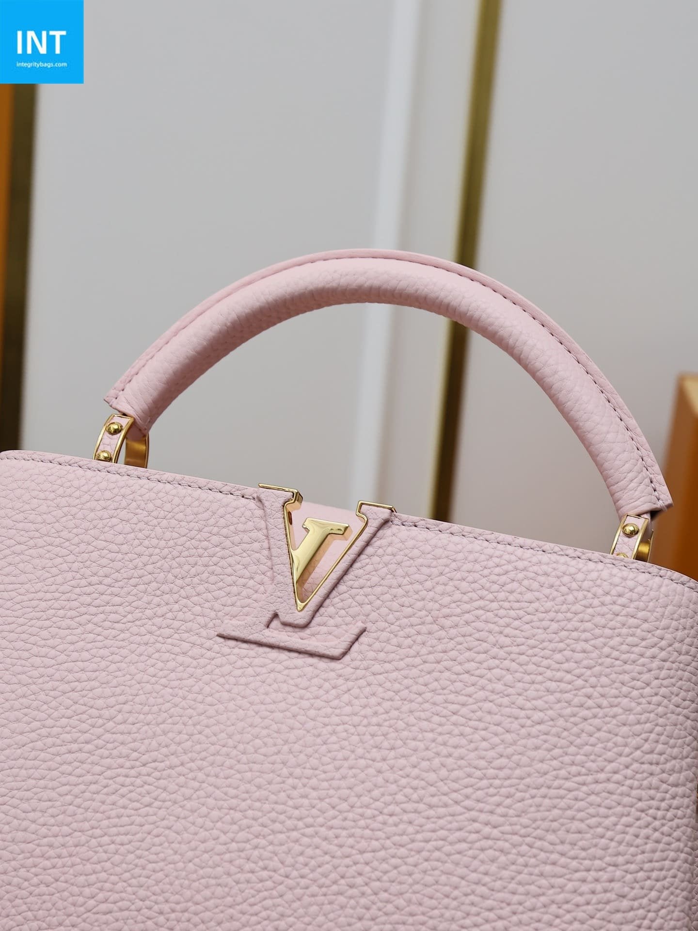 Louis Vuitton M24740 Capucines BB