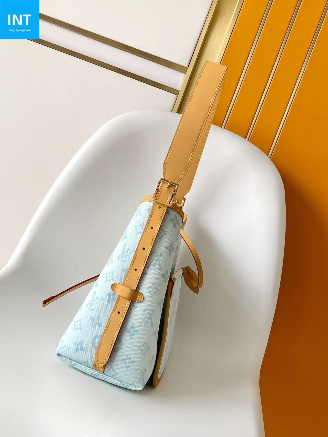 Louis Vuitton M27532 CarryAll PM