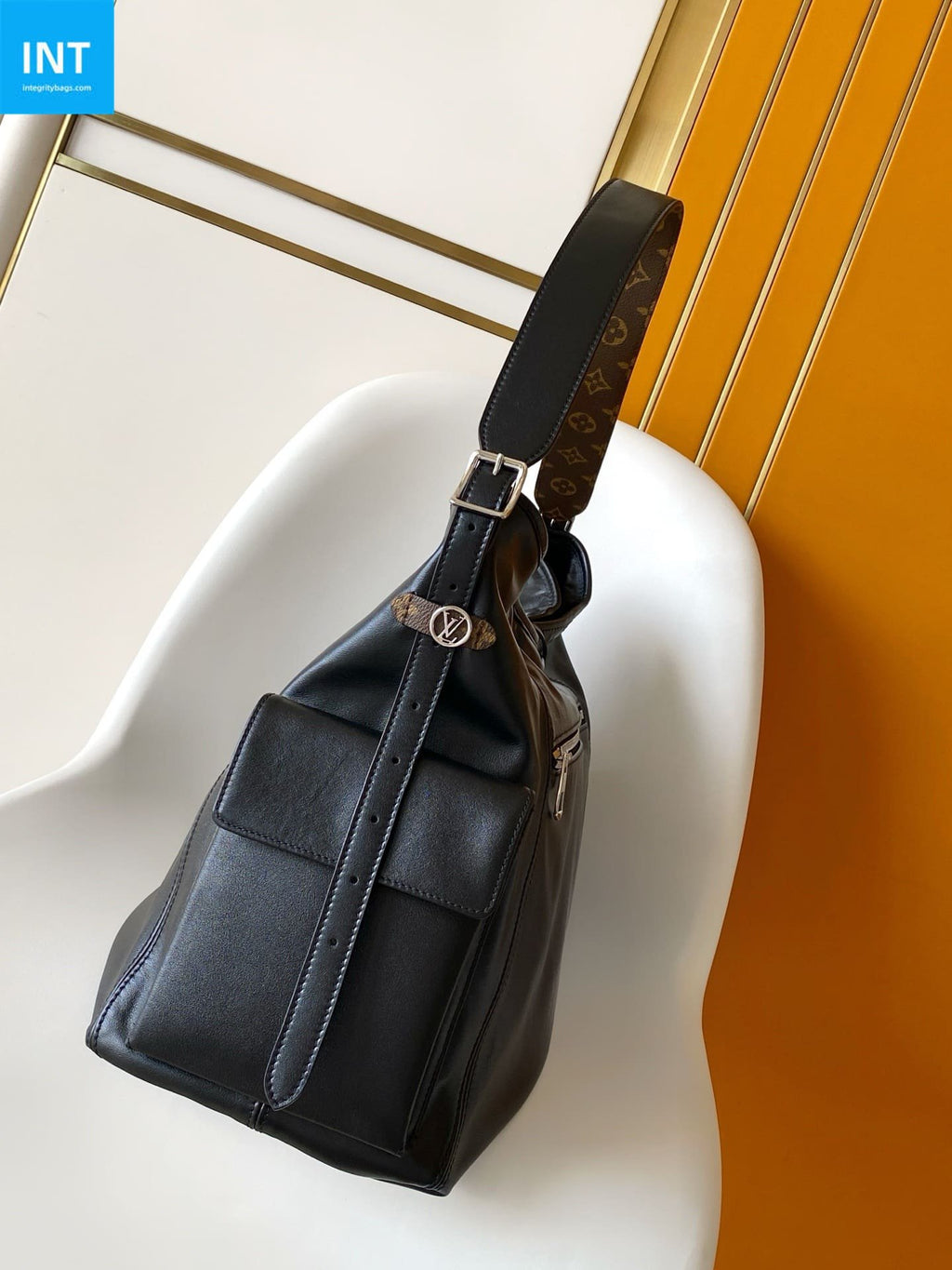 Louis Vuitton M15175 CarryAll Travel Bag