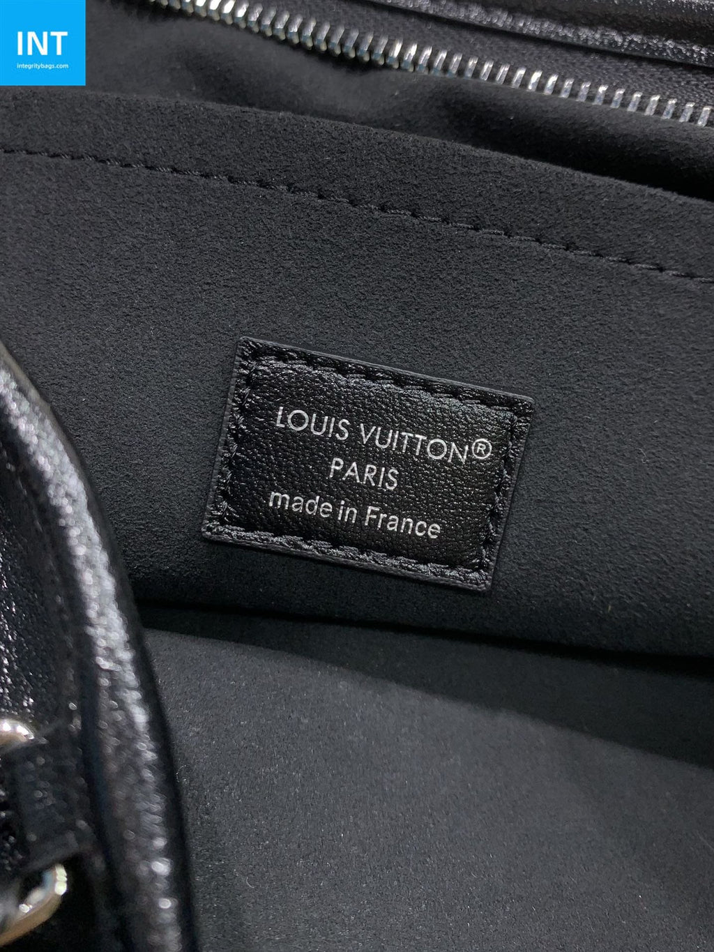 Louis Vuitton M28160 CarryAll East West