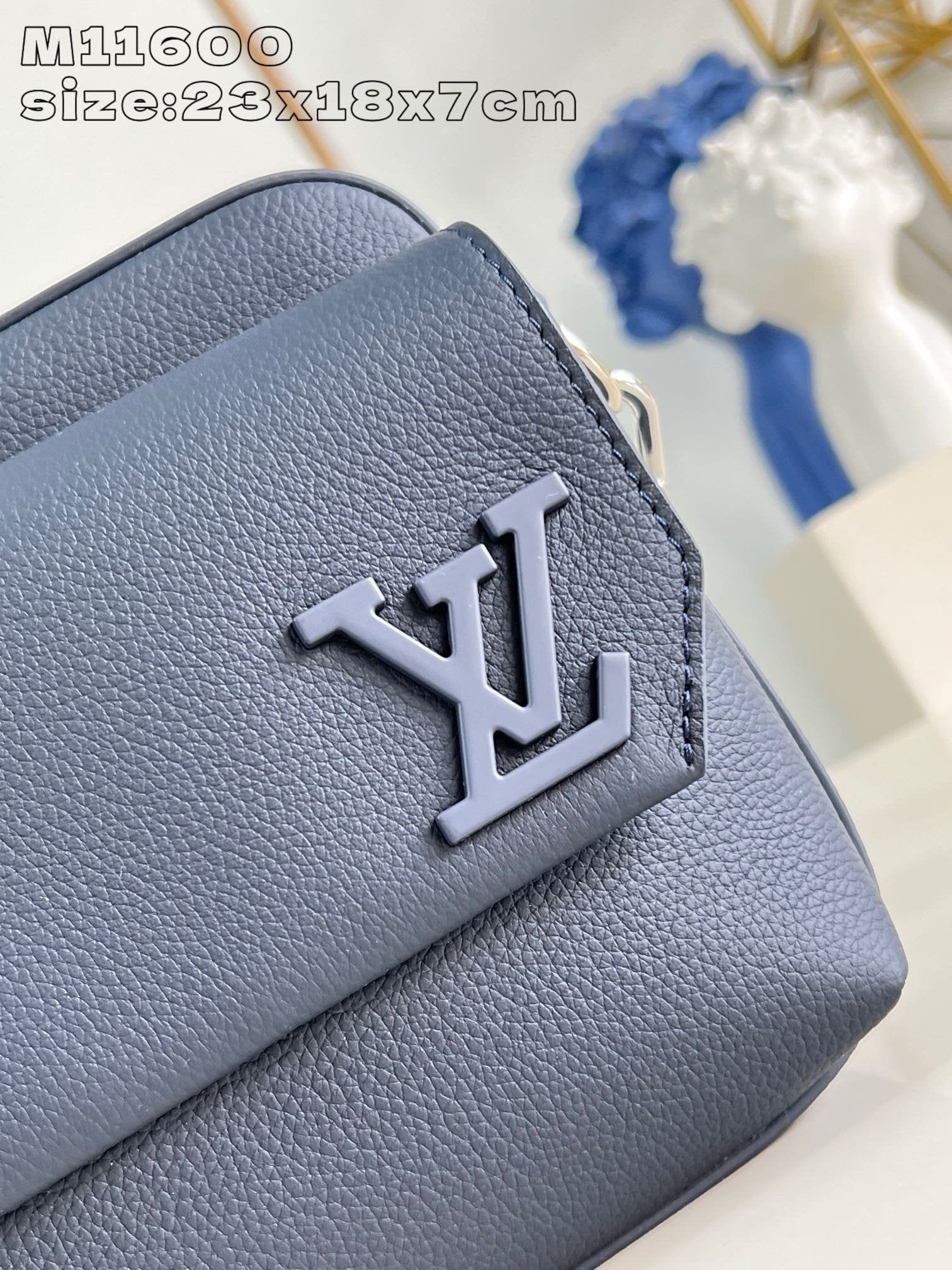 Louis Vuitton M11600 Fastline Messenger