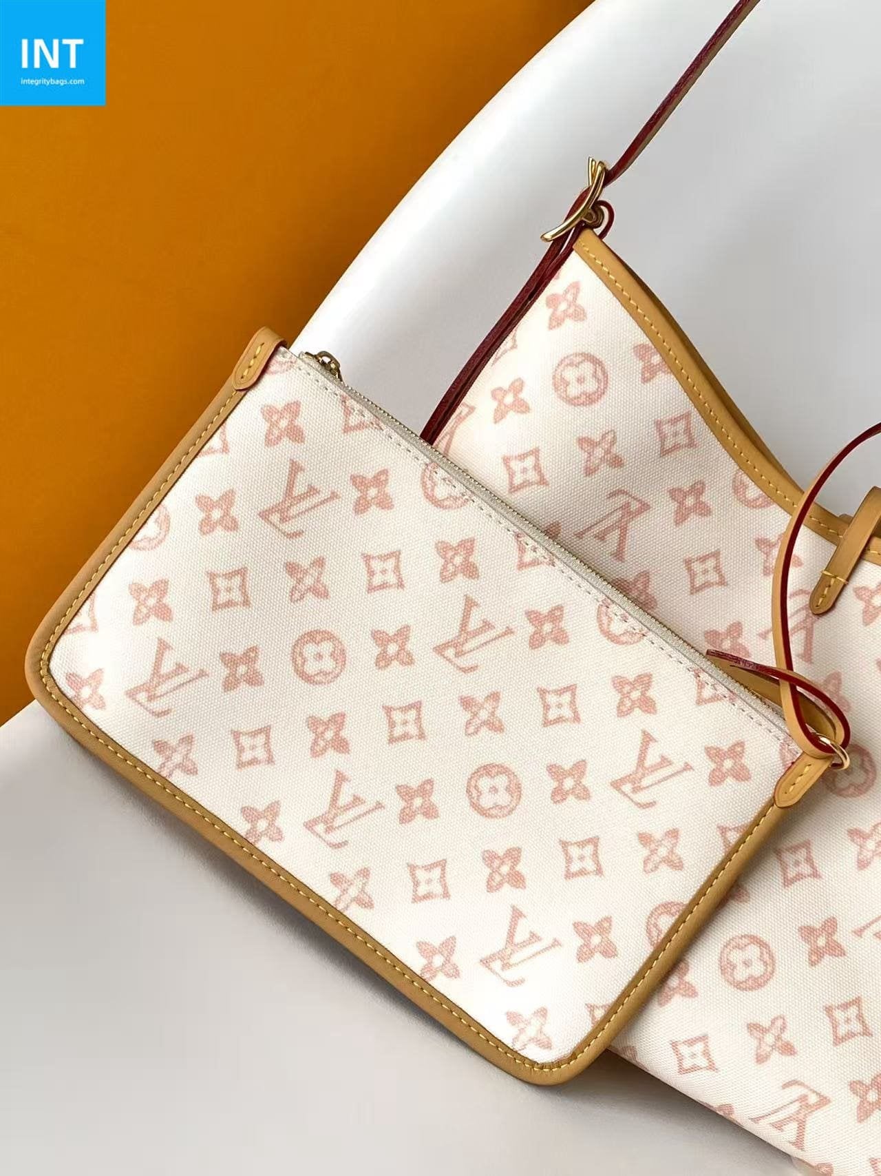 Louis Vuitton M27948 CarryAll MM