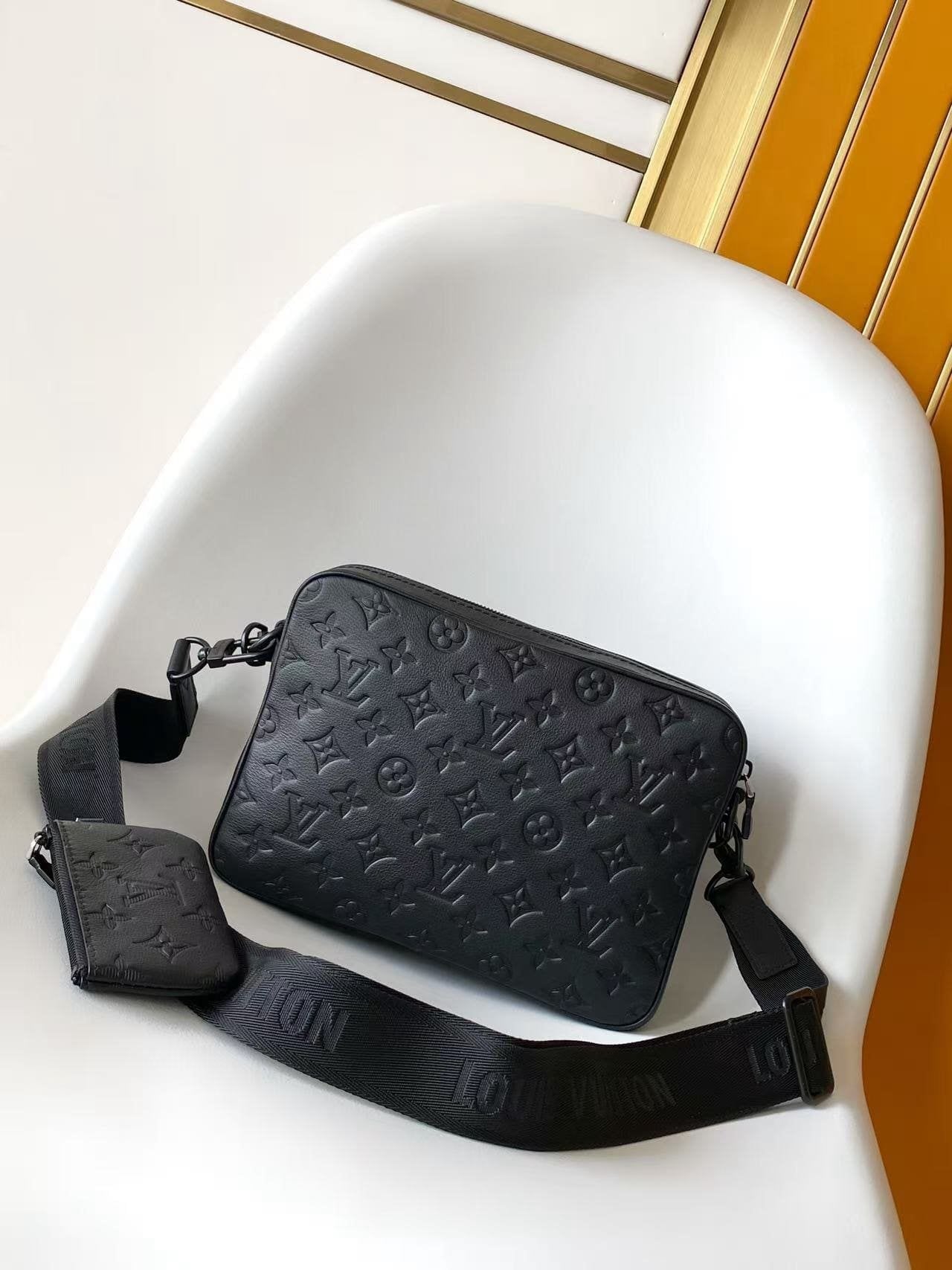 Louis Vuitton M26713 Trio Messenger