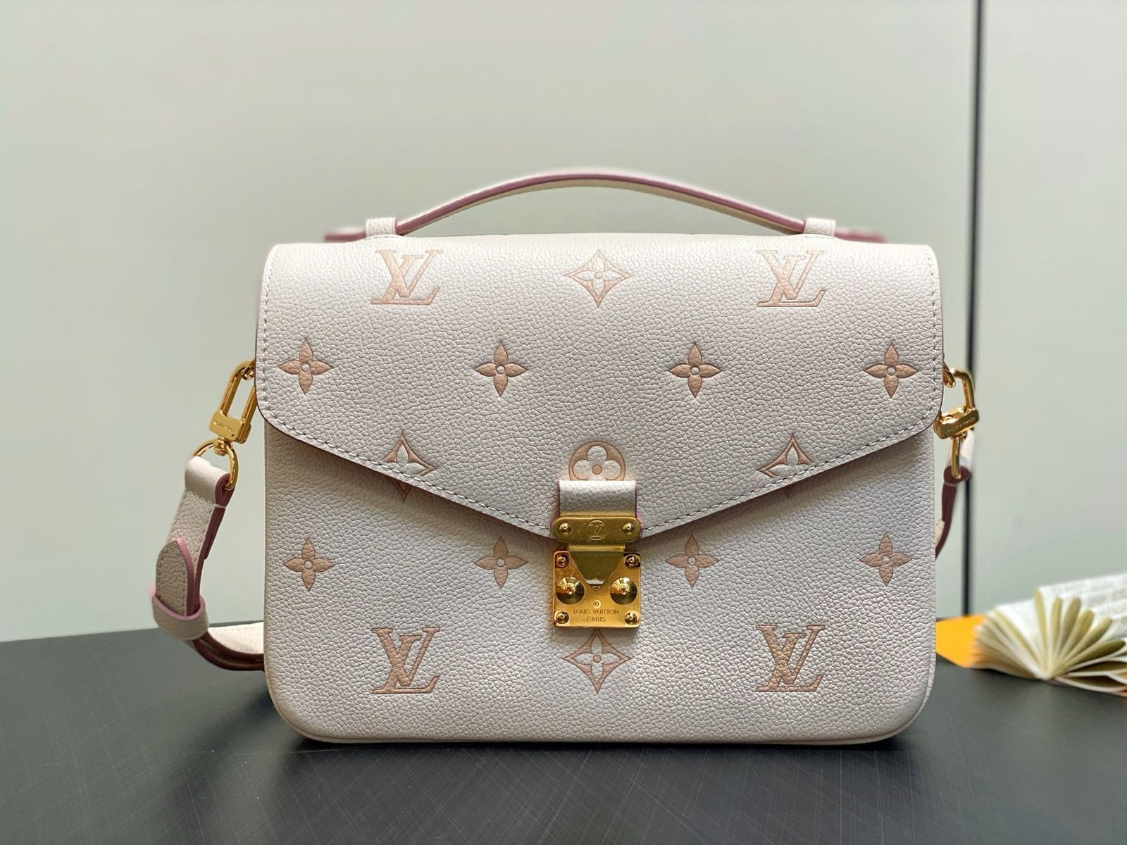 Louis Vuitton M14977 Pochette Métis