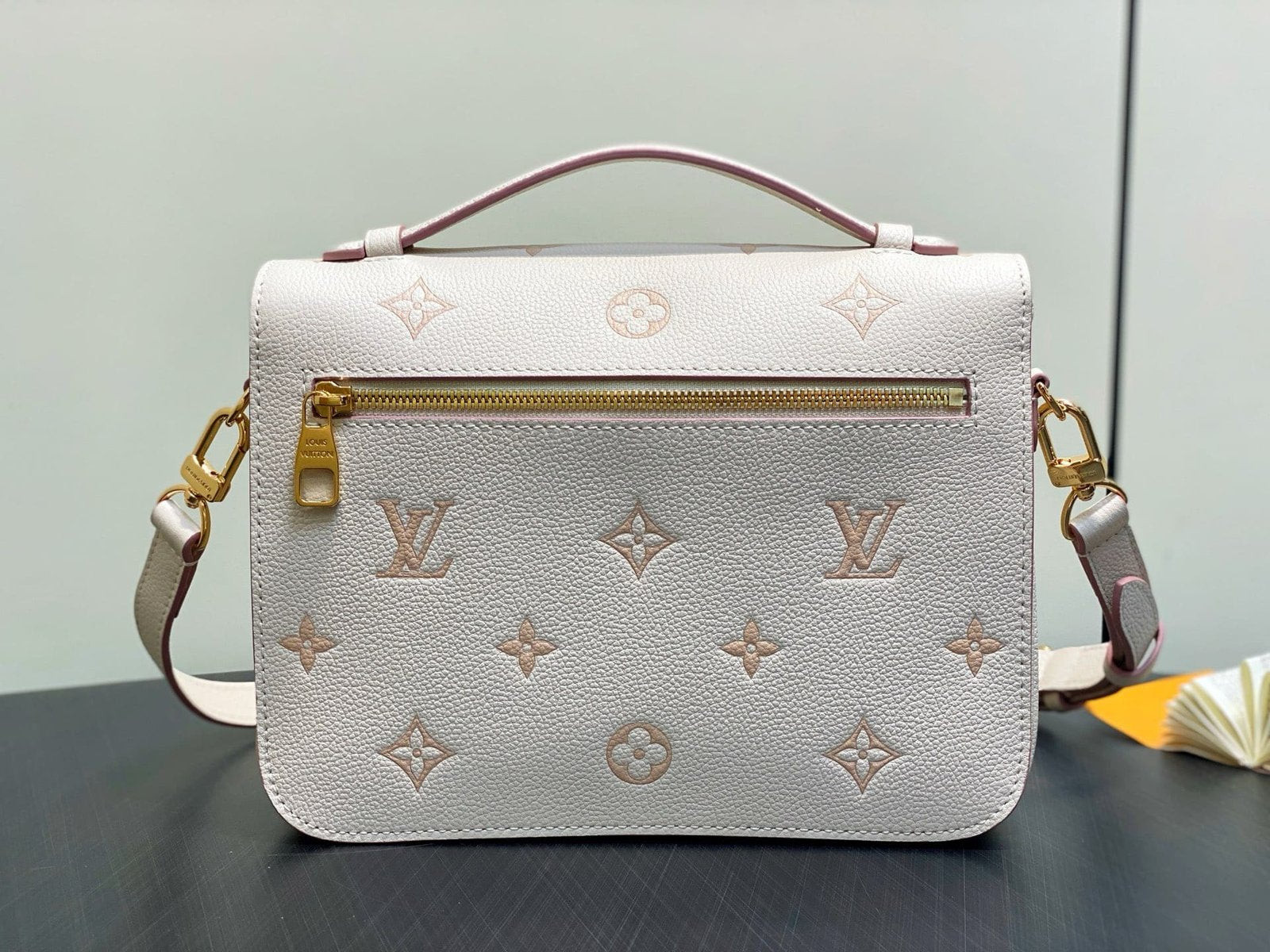 Louis Vuitton M14977 Pochette Métis
