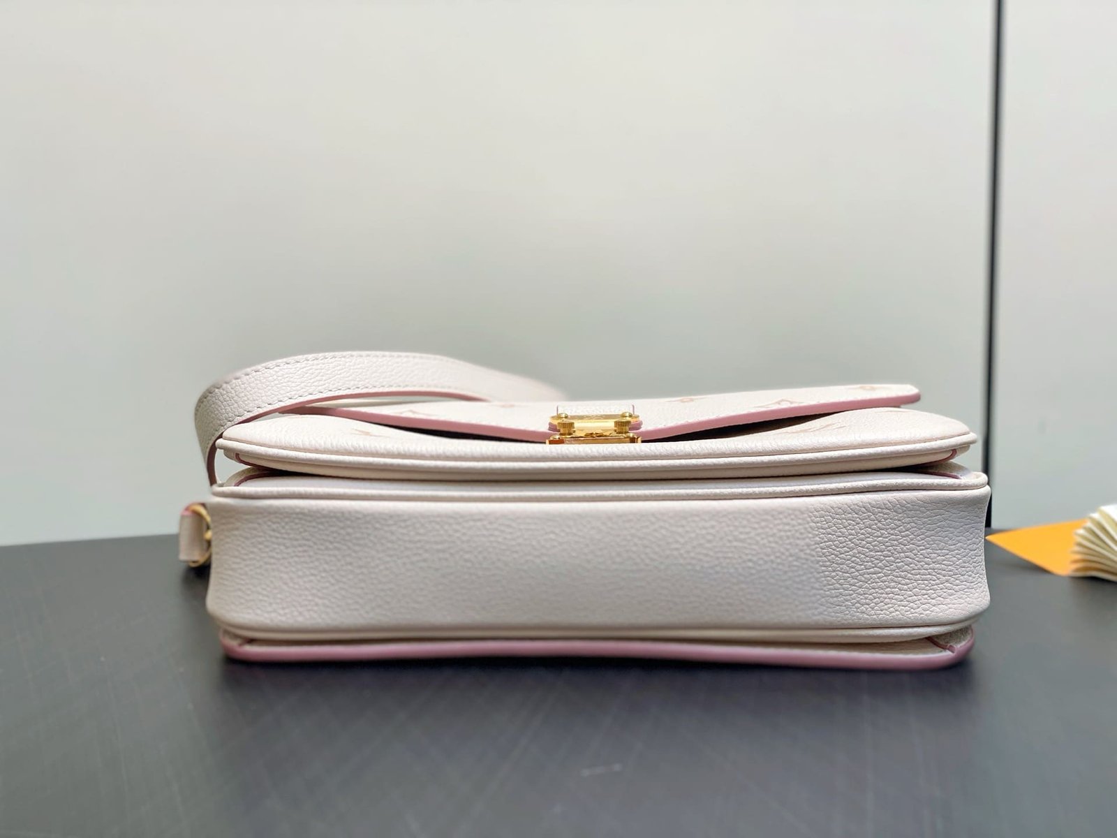 Louis Vuitton M14977 Pochette Métis