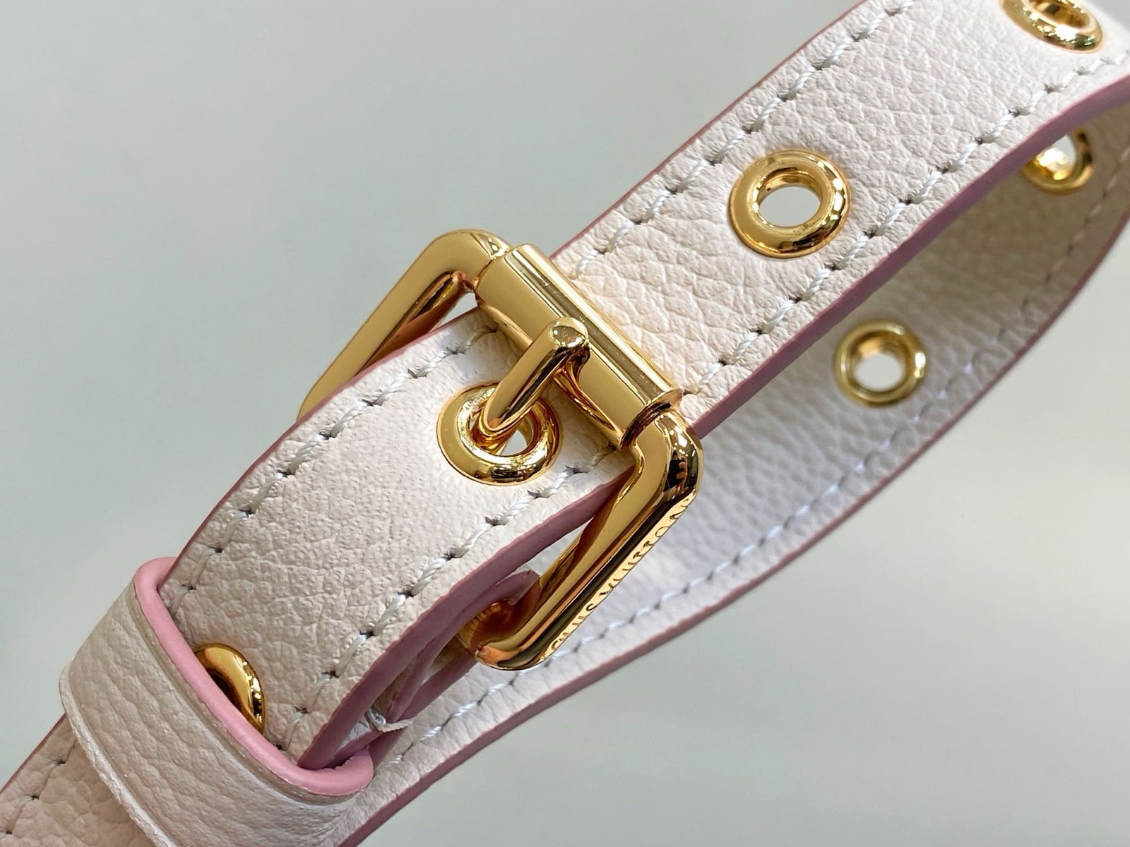 Louis Vuitton M14977 Pochette Métis