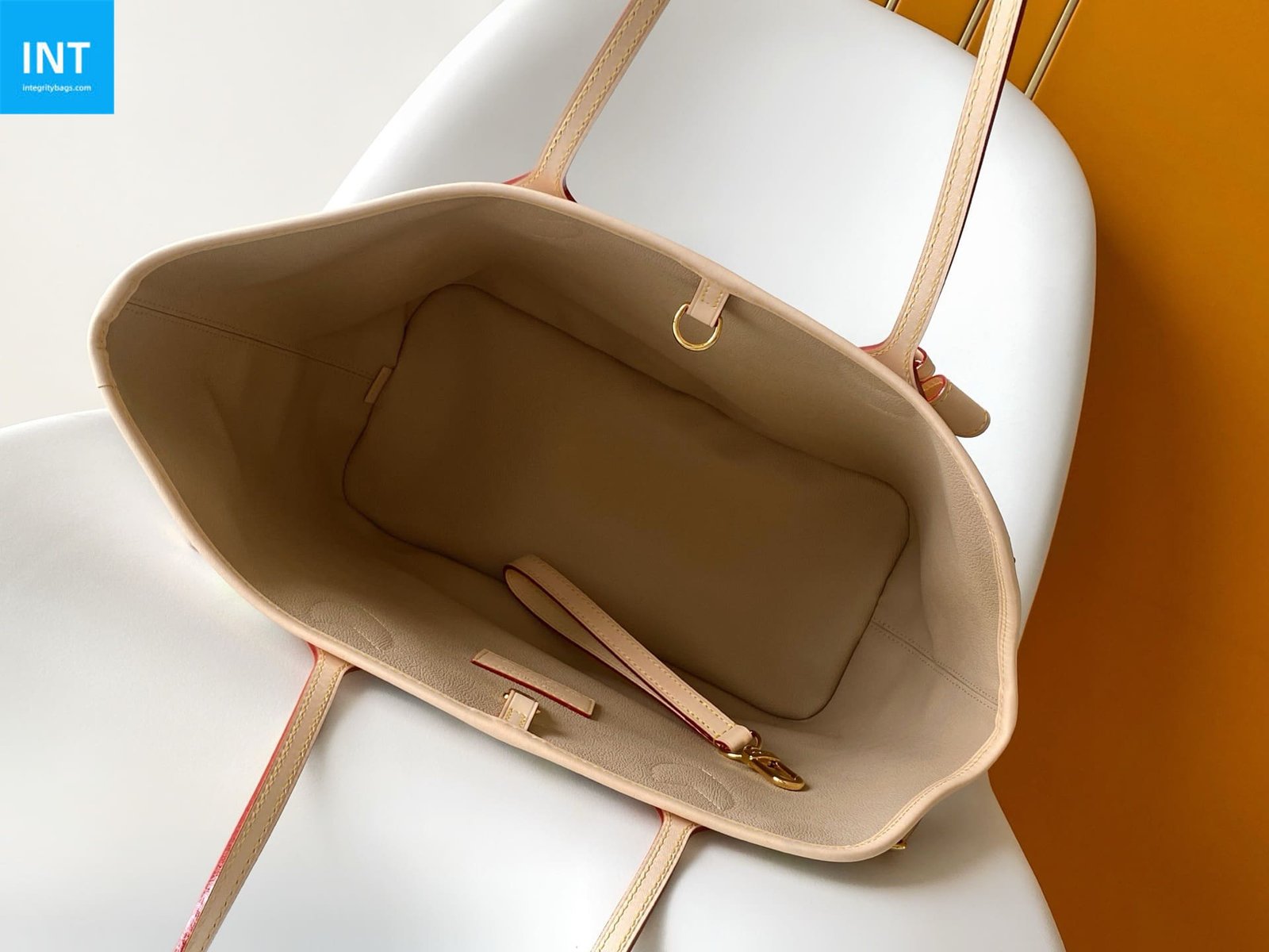 Louis Vuitton M27839 LV x TM Neverwoof